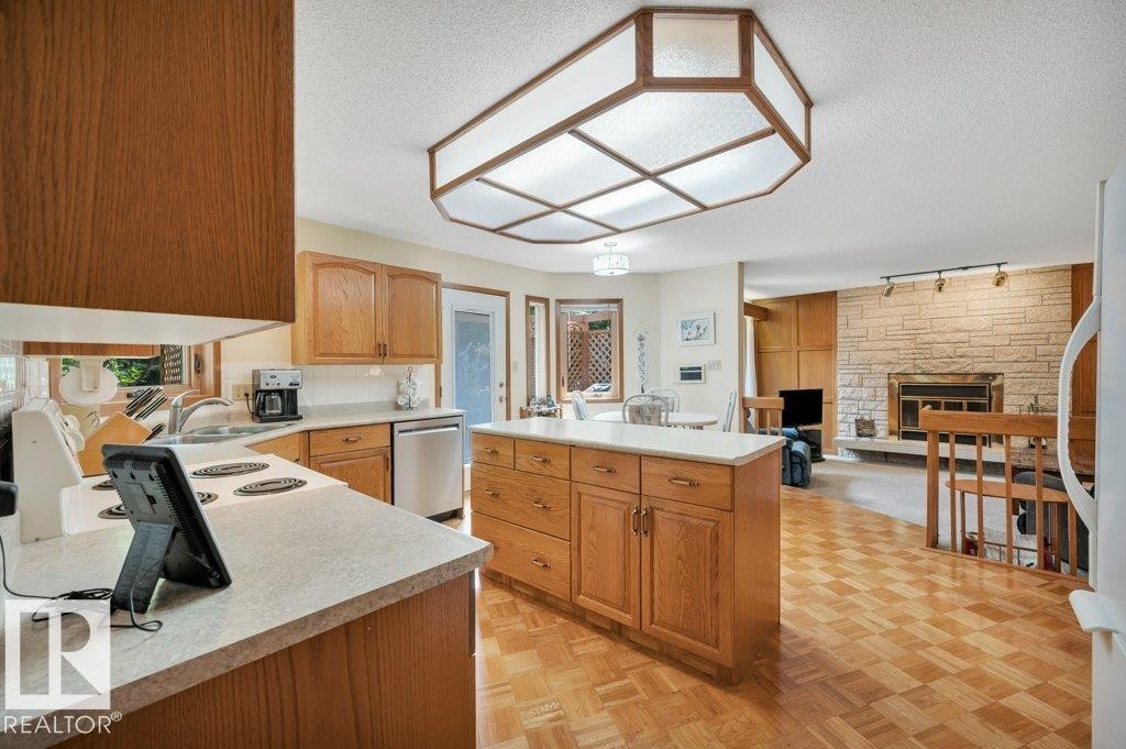 1403 69 Street Nw, Edmonton, AB - Indoor Photo Showing Kitchen With Double Sink