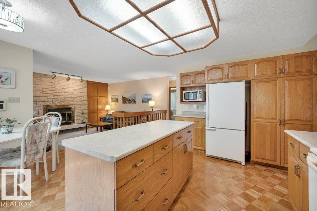1403 69 Street Nw, Edmonton, AB - Indoor Photo Showing Kitchen