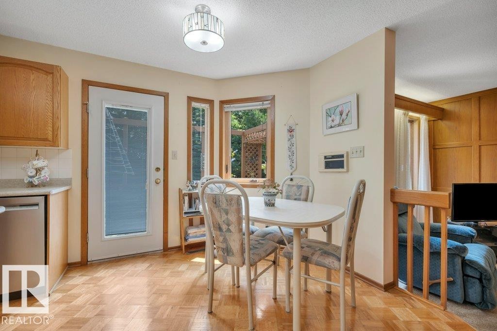 1403 69 Street Nw, Edmonton, AB - Indoor Photo Showing Dining Room