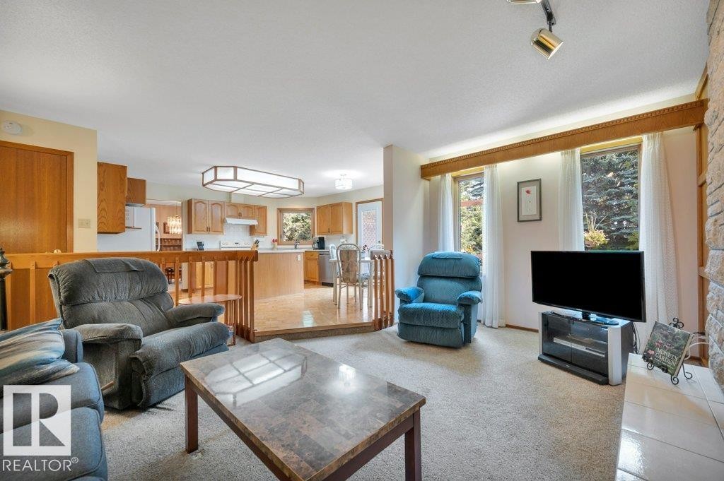 1403 69 Street Nw, Edmonton, AB - Indoor Photo Showing Living Room