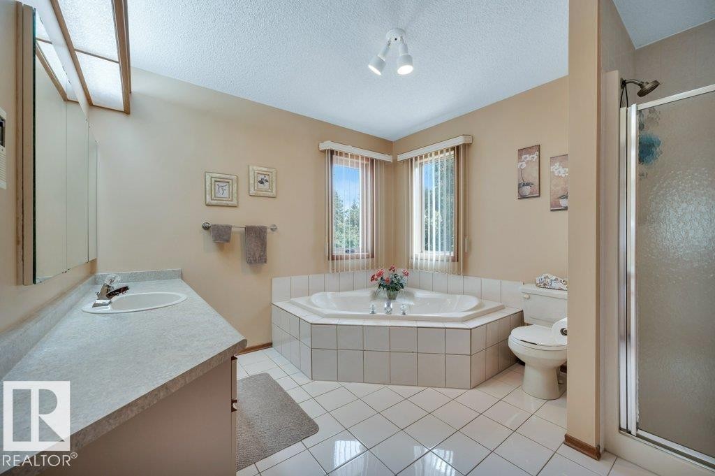 1403 69 Street Nw, Edmonton, AB - Indoor Photo Showing Bathroom