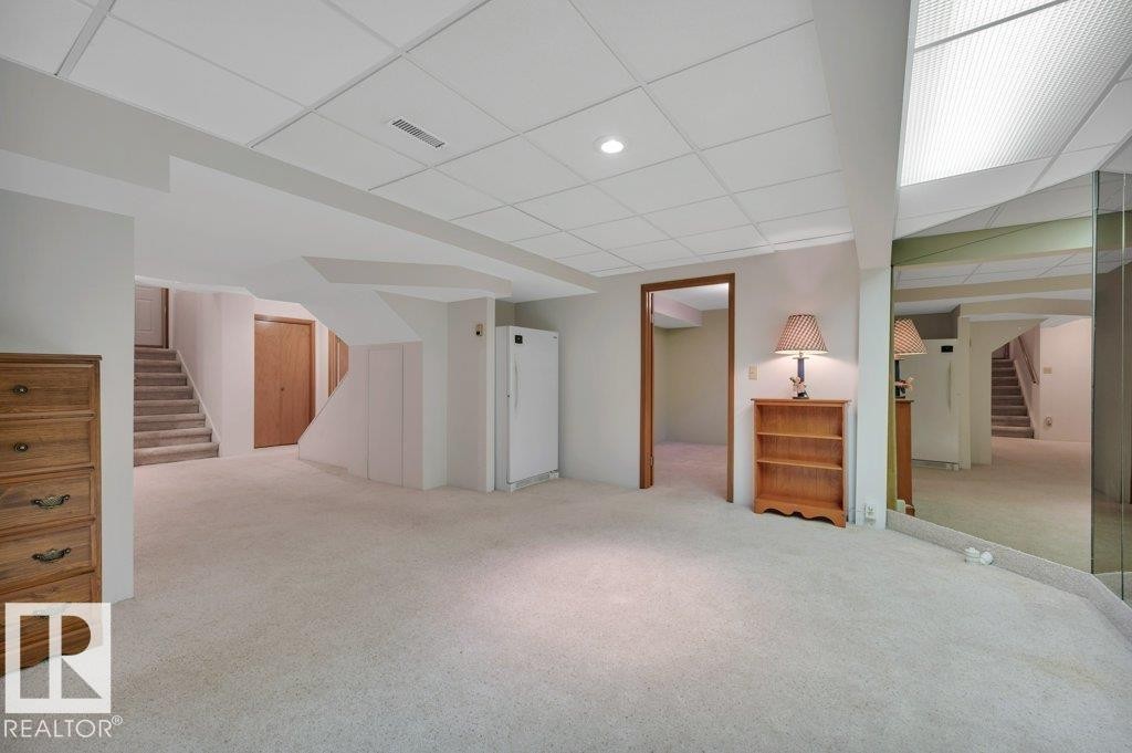 1403 69 Street Nw, Edmonton, AB - Indoor
