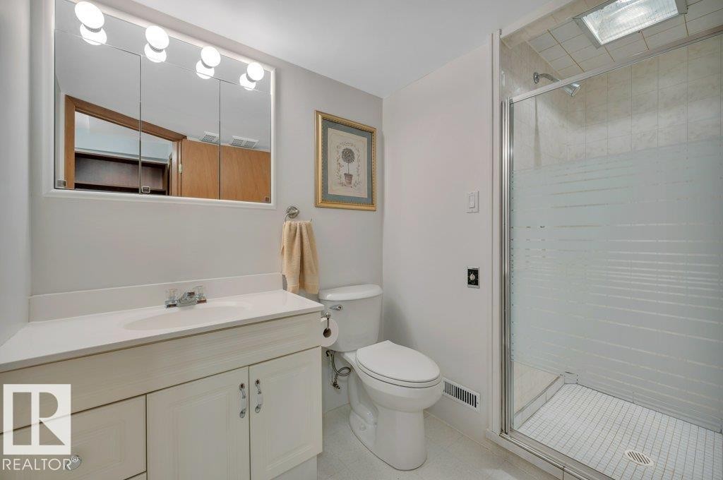 1403 69 Street Nw, Edmonton, AB - Indoor Photo Showing Bathroom