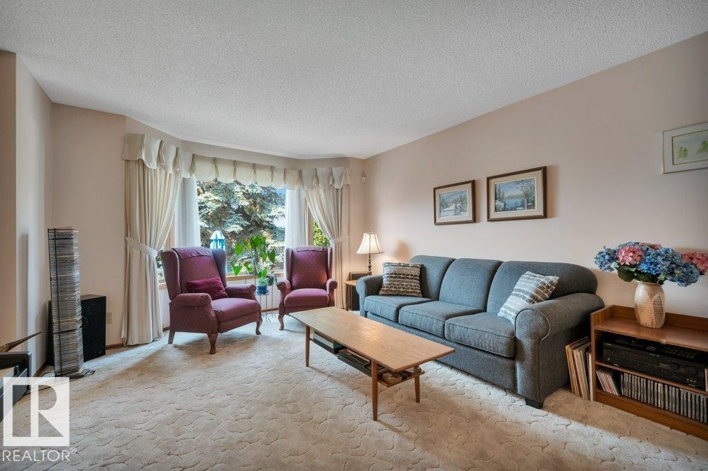 1403 69 Street Nw, Edmonton, AB - Indoor Photo Showing Living Room