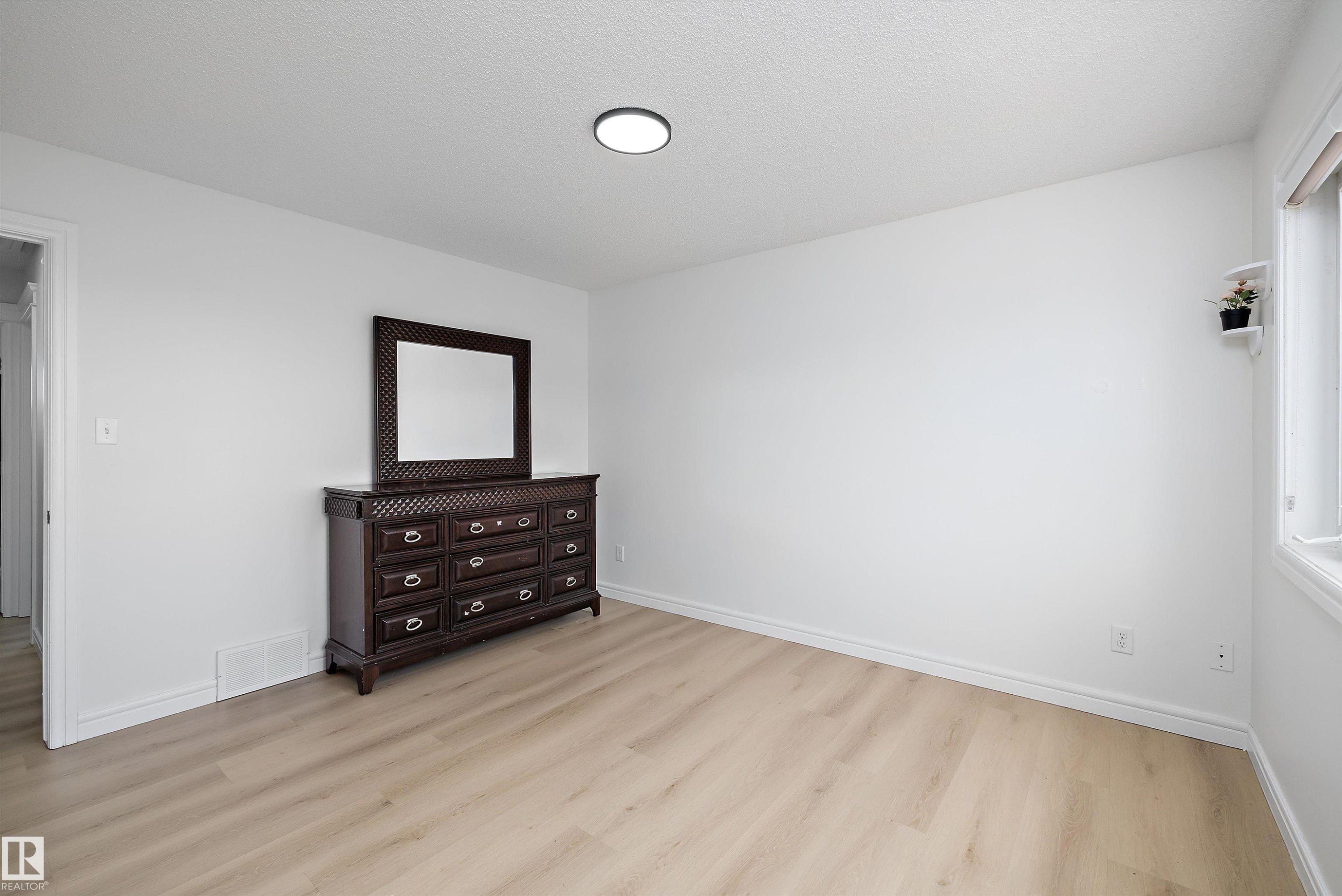 Bedroom - 2803 12 Street Nw, Edmonton, AB