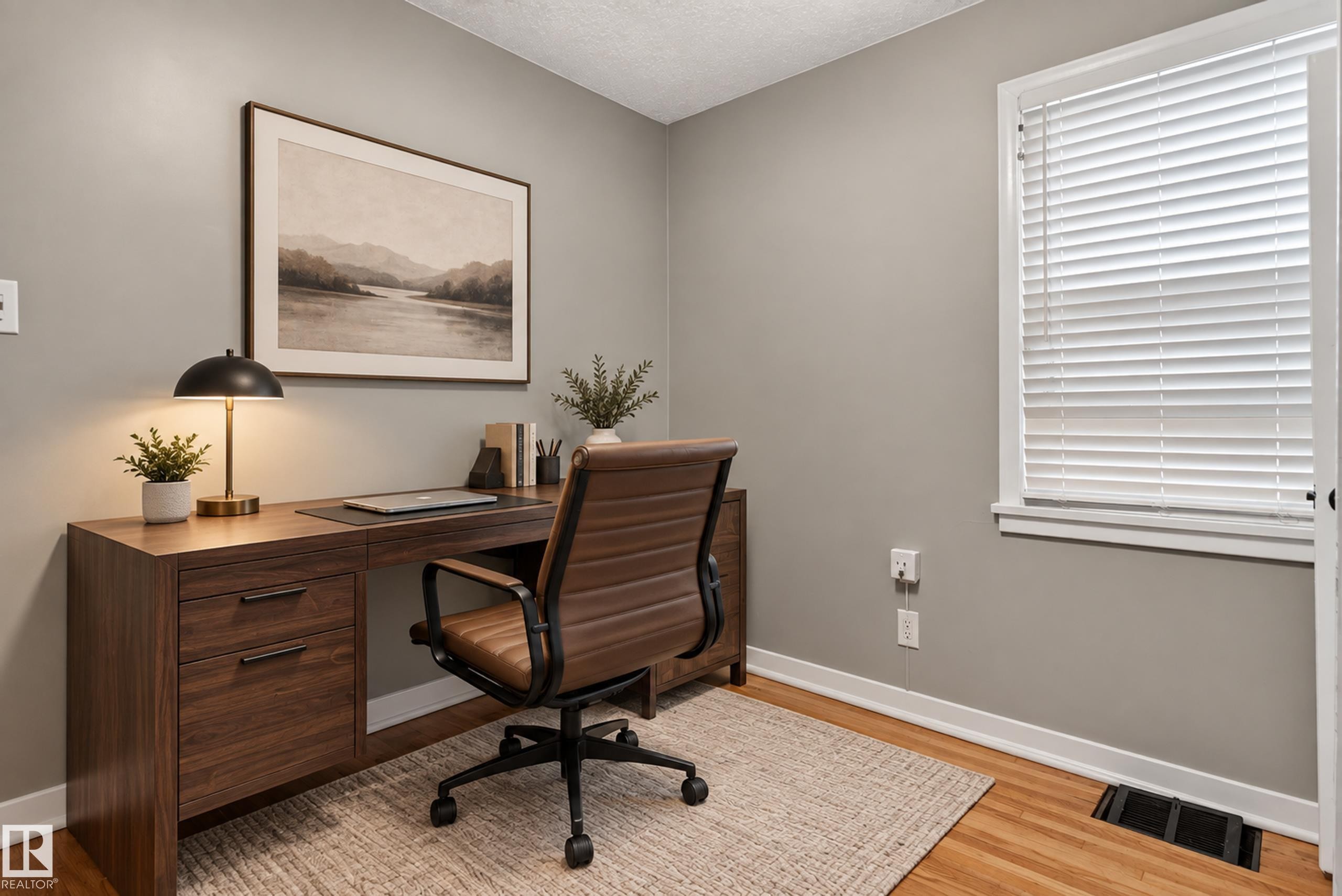 Hardwood flooring, painted walls, white trim, and a window with blinds - 11406 83 Street Nw, Edmonton, AB
