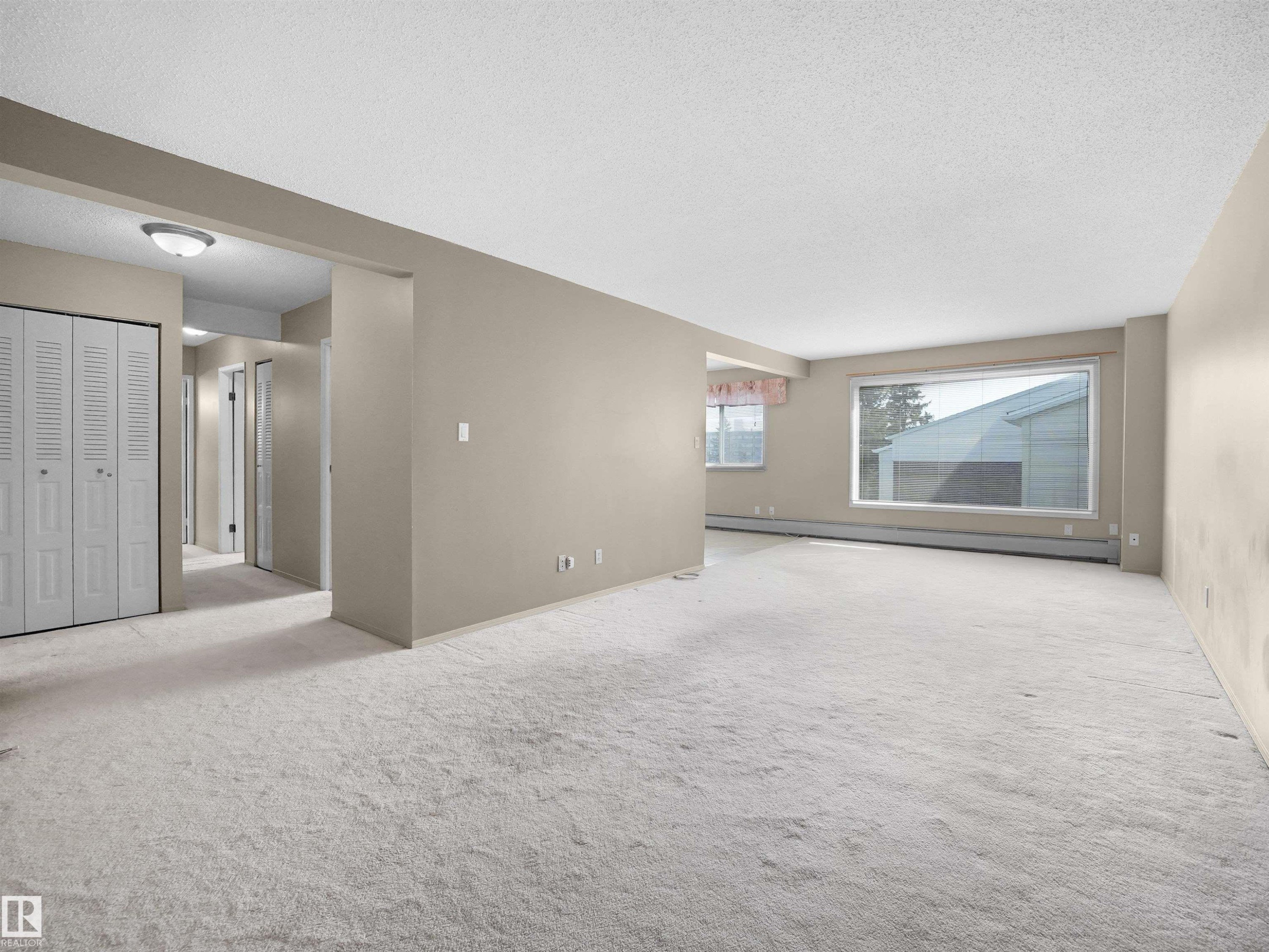 #428 4404 122 St Nw, Edmonton, AB - Indoor Photo Showing Other Room