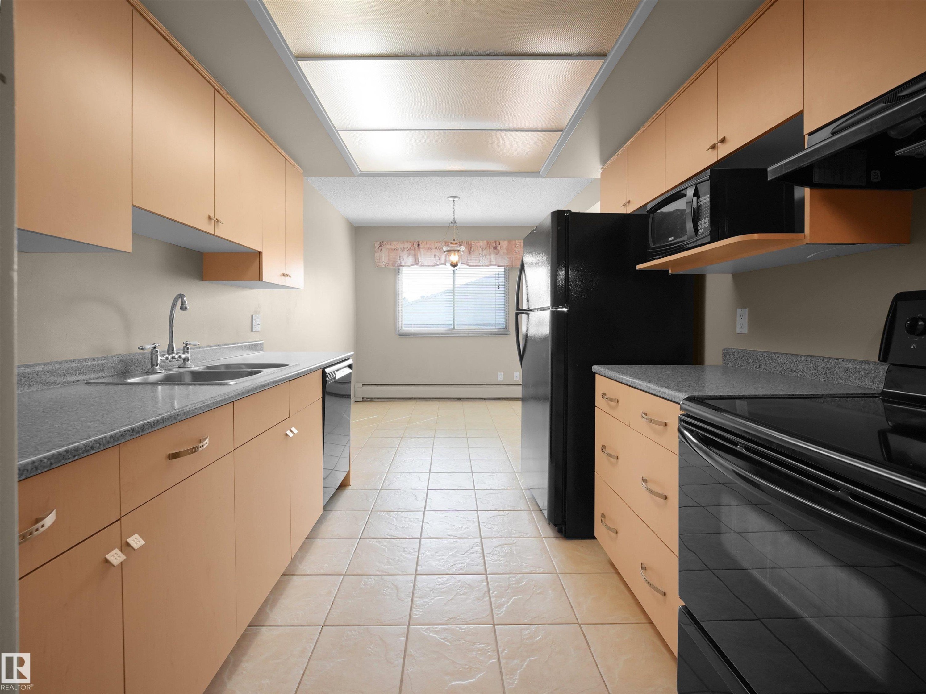 #428 4404 122 St Nw, Edmonton, AB - Outdoor With View