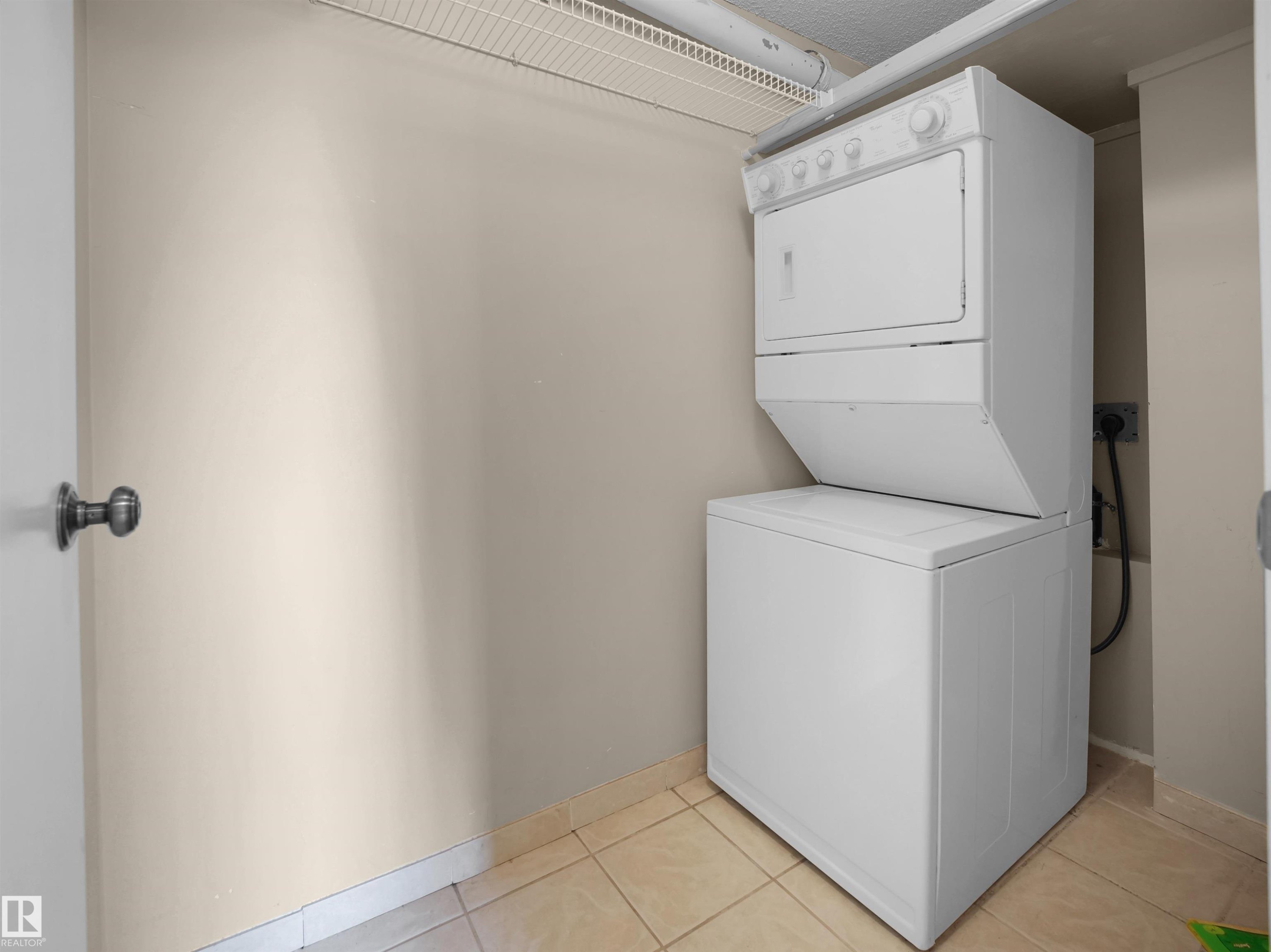 #428 4404 122 St Nw, Edmonton, AB - Indoor Photo Showing Laundry Room