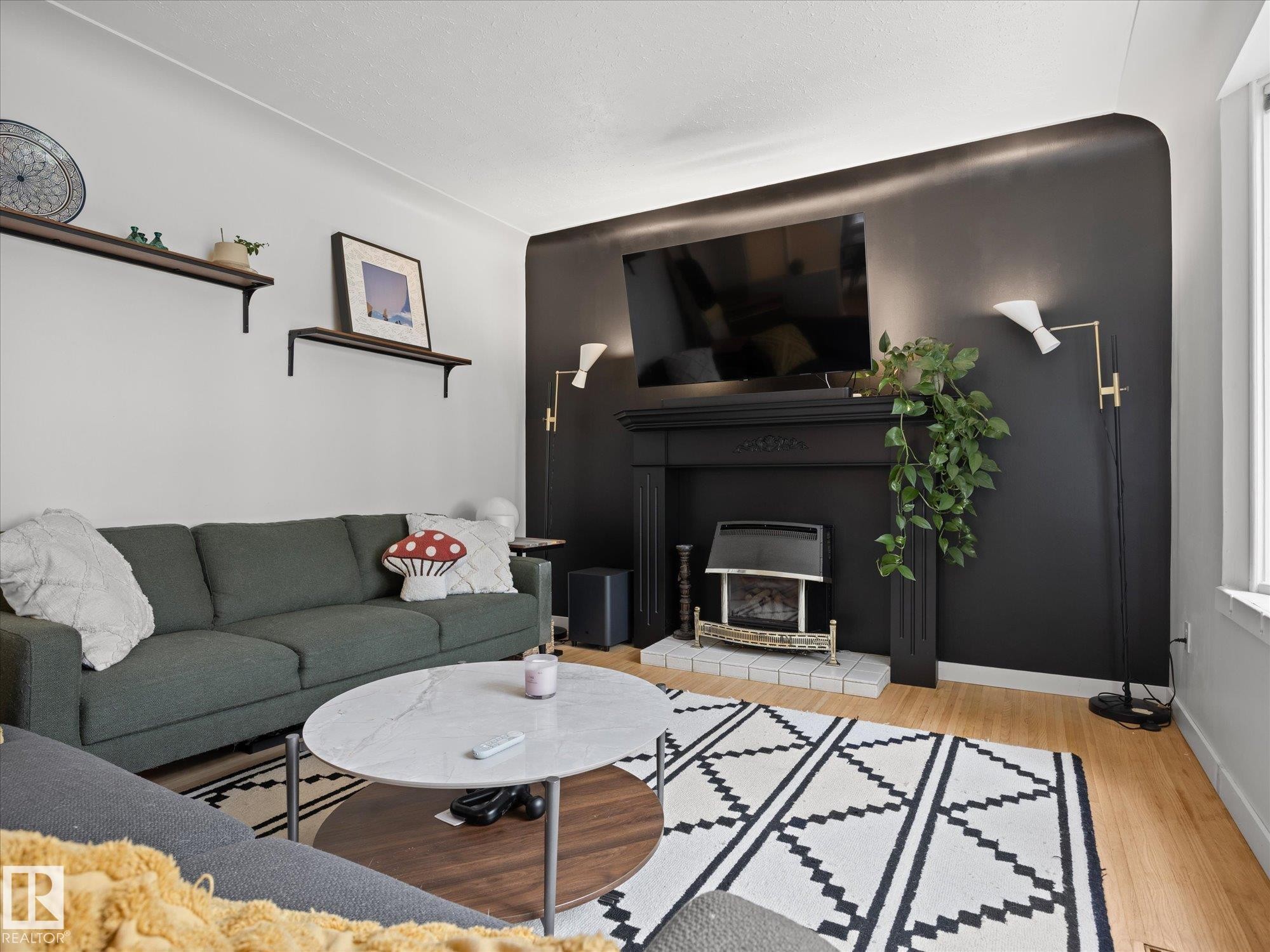 13507 110A Avenue Nw, Edmonton, AB