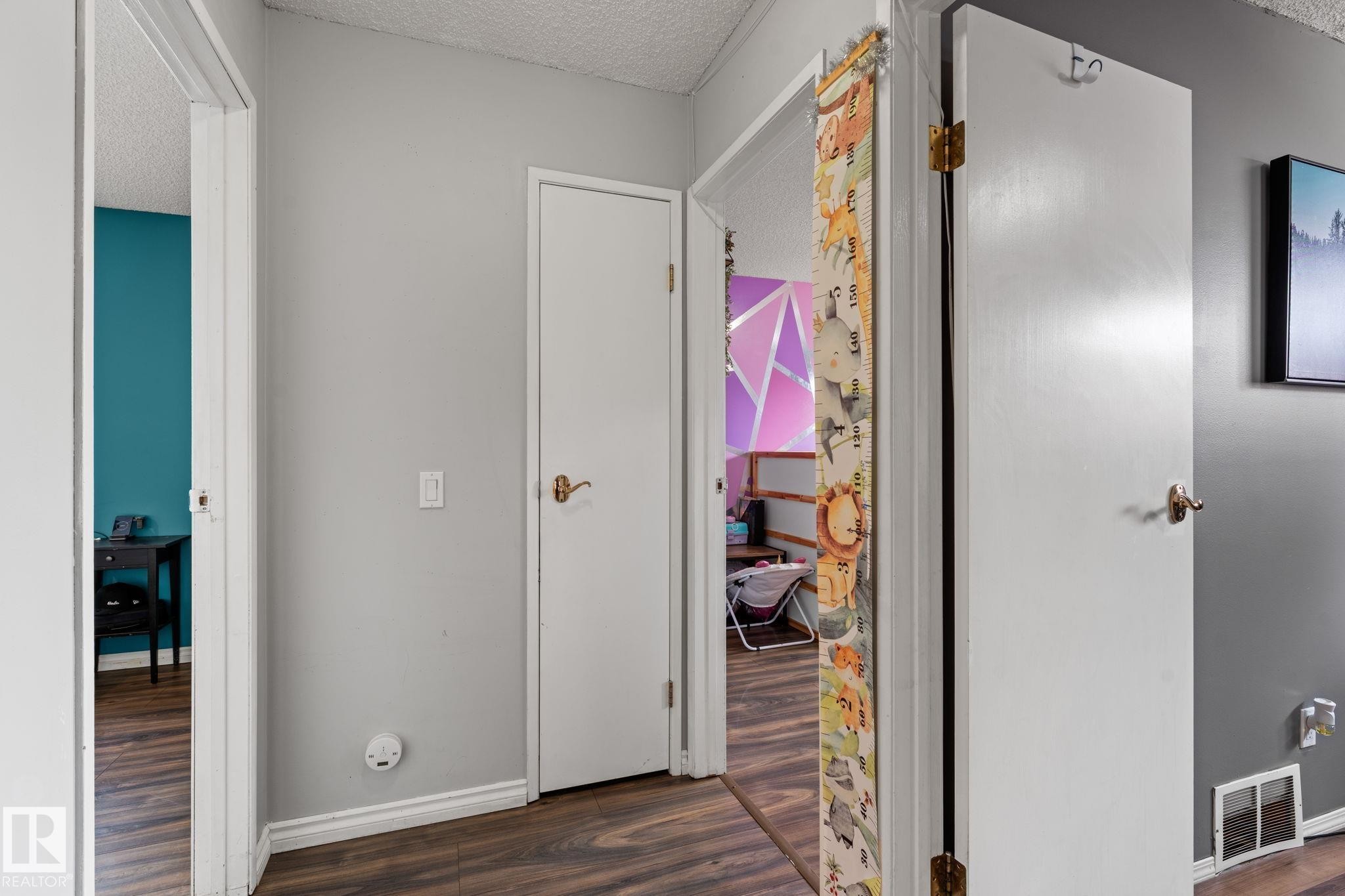 17607 91 Street Nw, Edmonton, AB