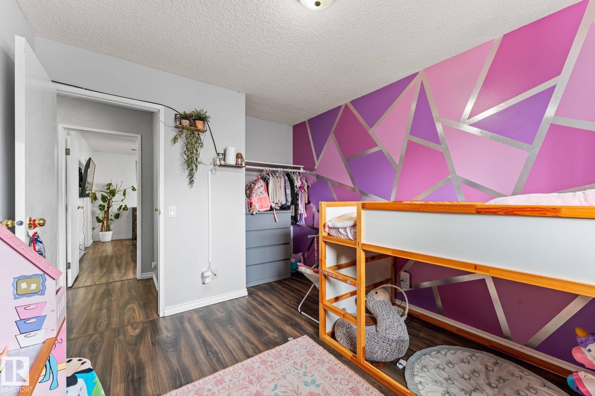 17607 91 Street Nw, Edmonton, AB