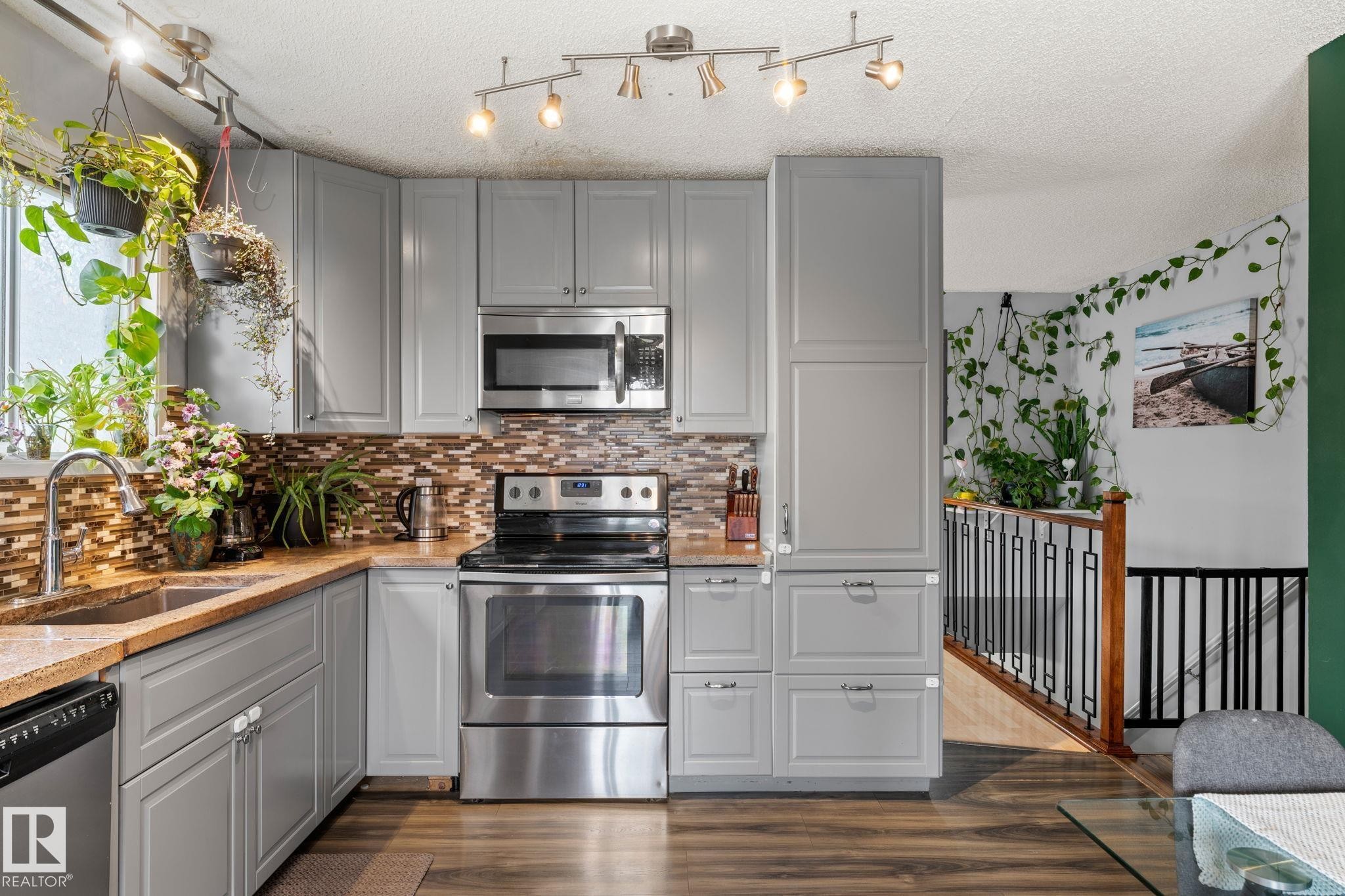 17607 91 Street Nw, Edmonton, AB