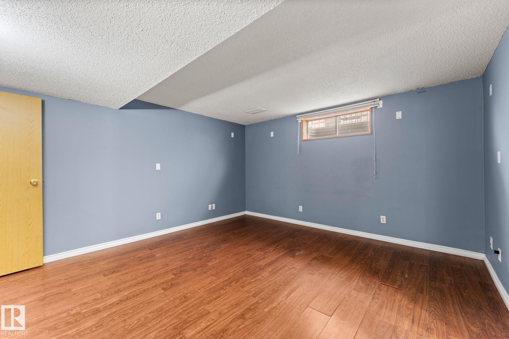 17607 91 Street Nw, Edmonton, AB