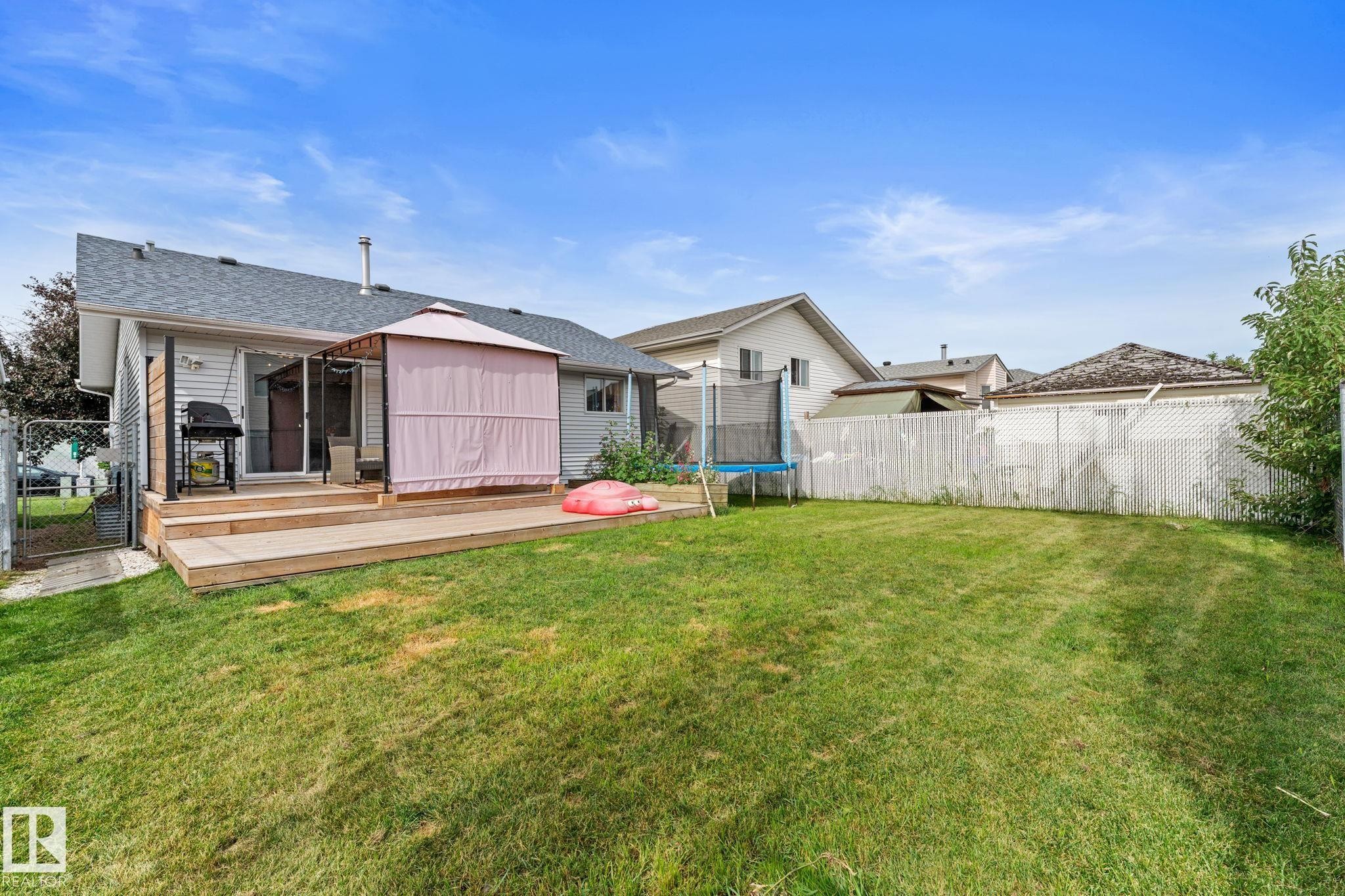 17607 91 Street Nw, Edmonton, AB