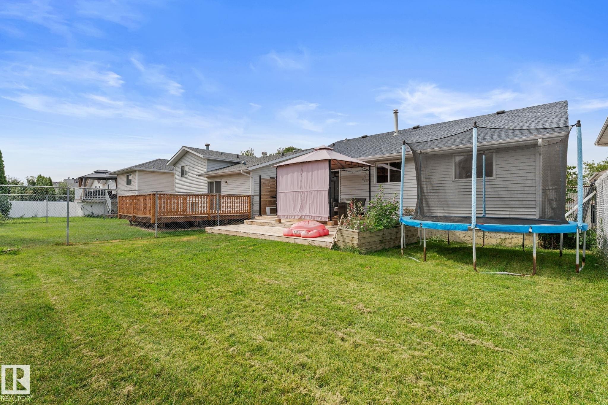17607 91 Street Nw, Edmonton, AB