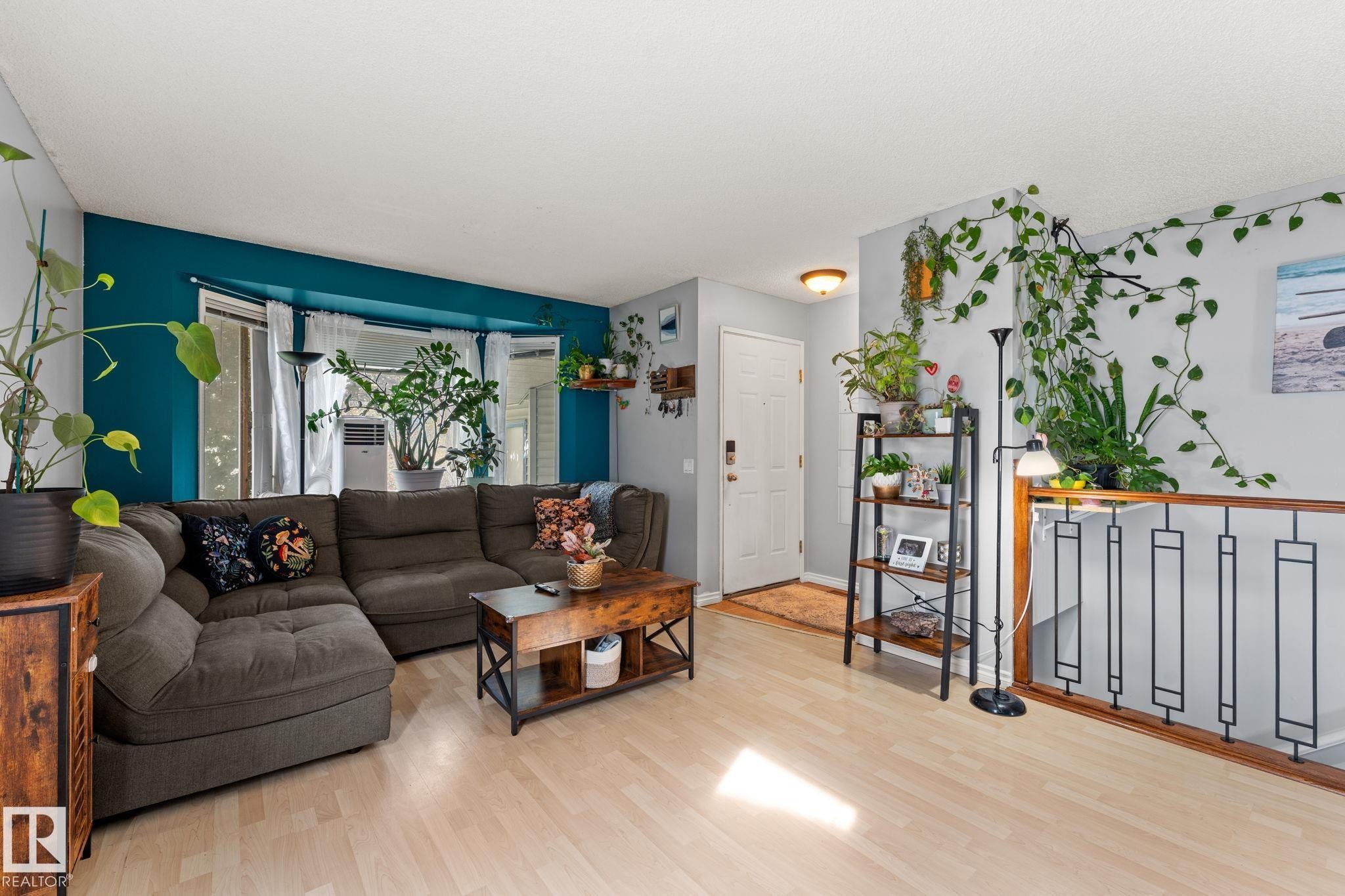 17607 91 Street Nw, Edmonton, AB