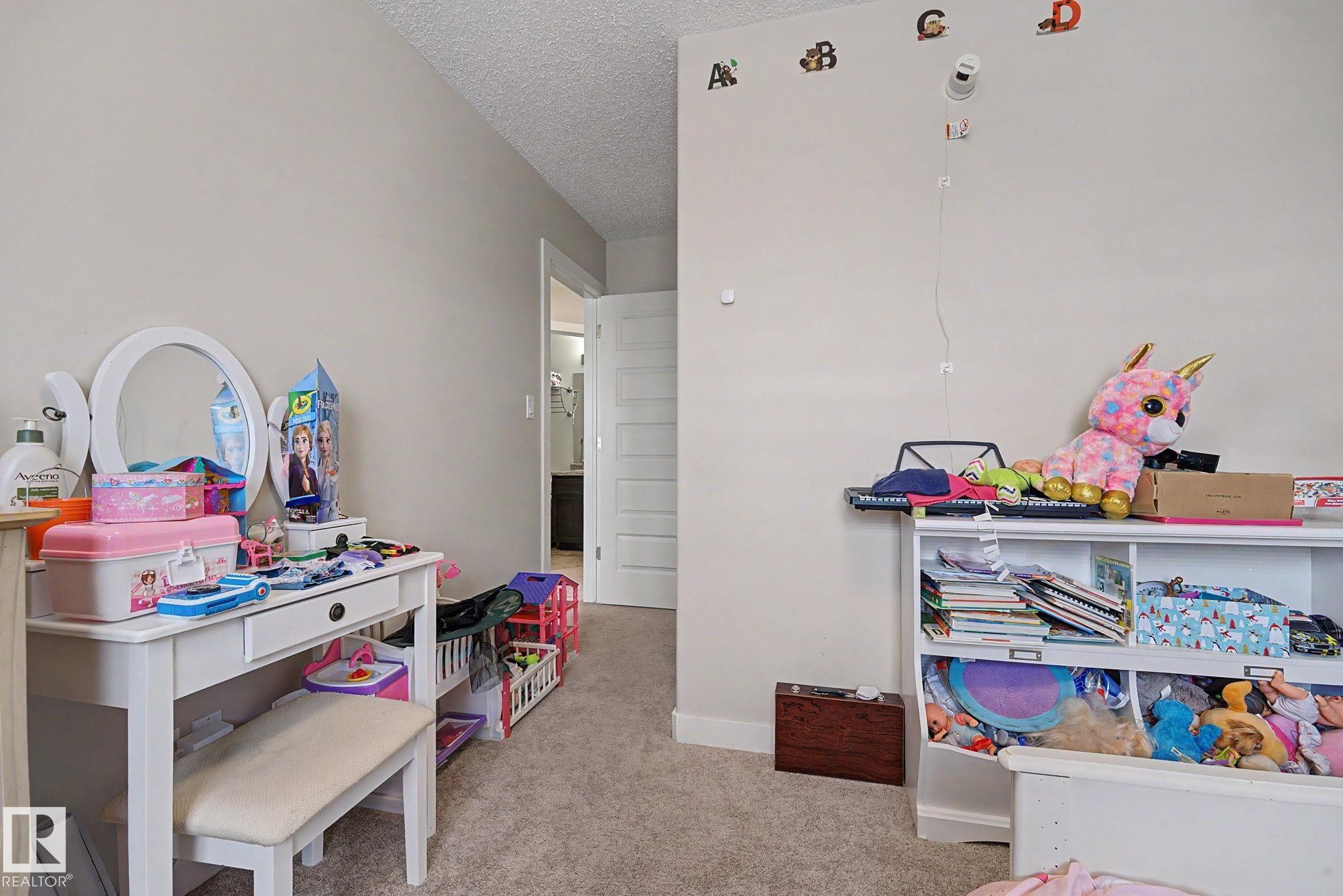 Image quality insufficient for description - 3343 Weidle Way Sw, Edmonton, AB