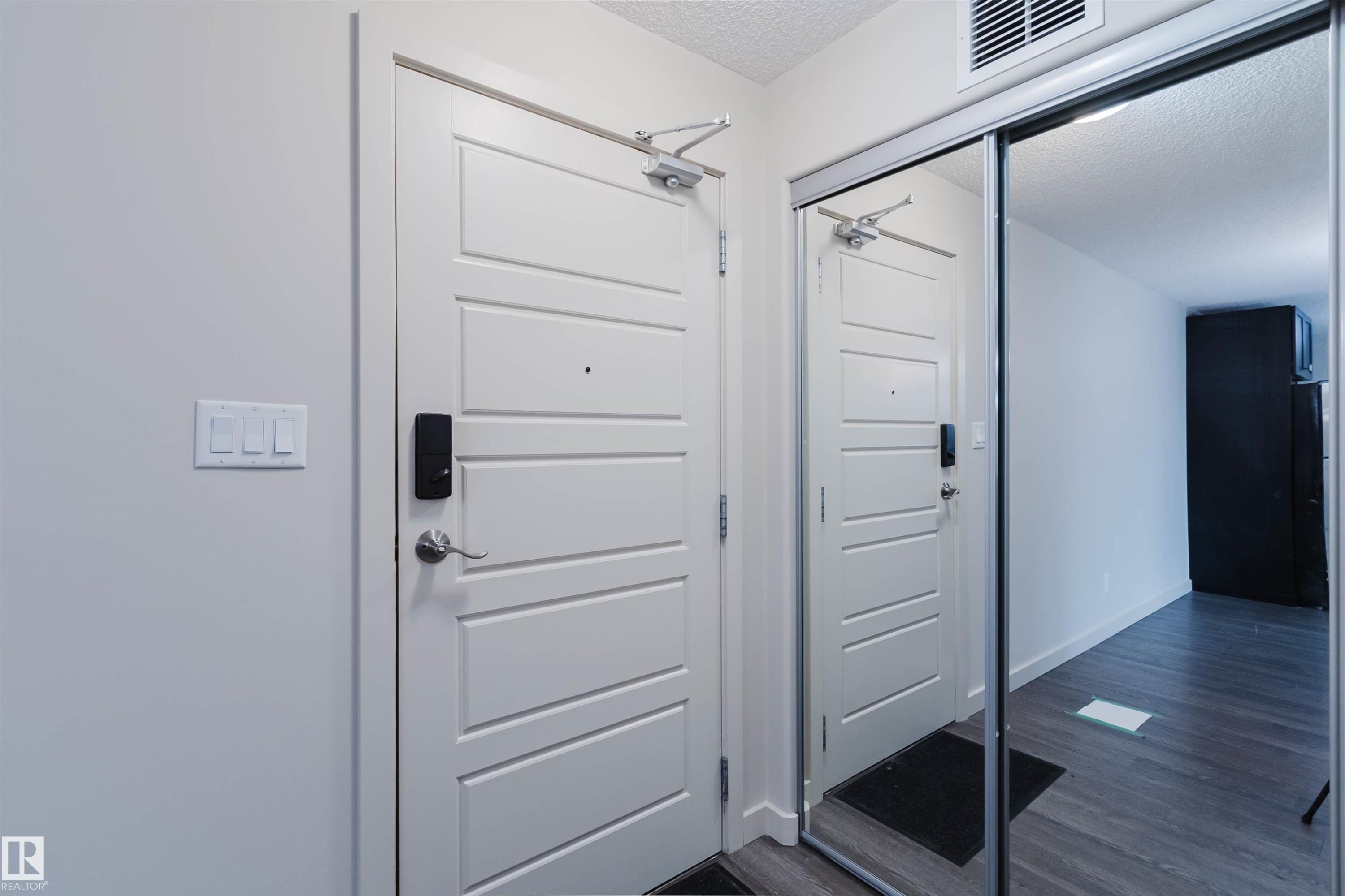 Interior entry - #304 6084 Stanton Dr Sw, Edmonton, AB - Indoor Photo Showing Other Room