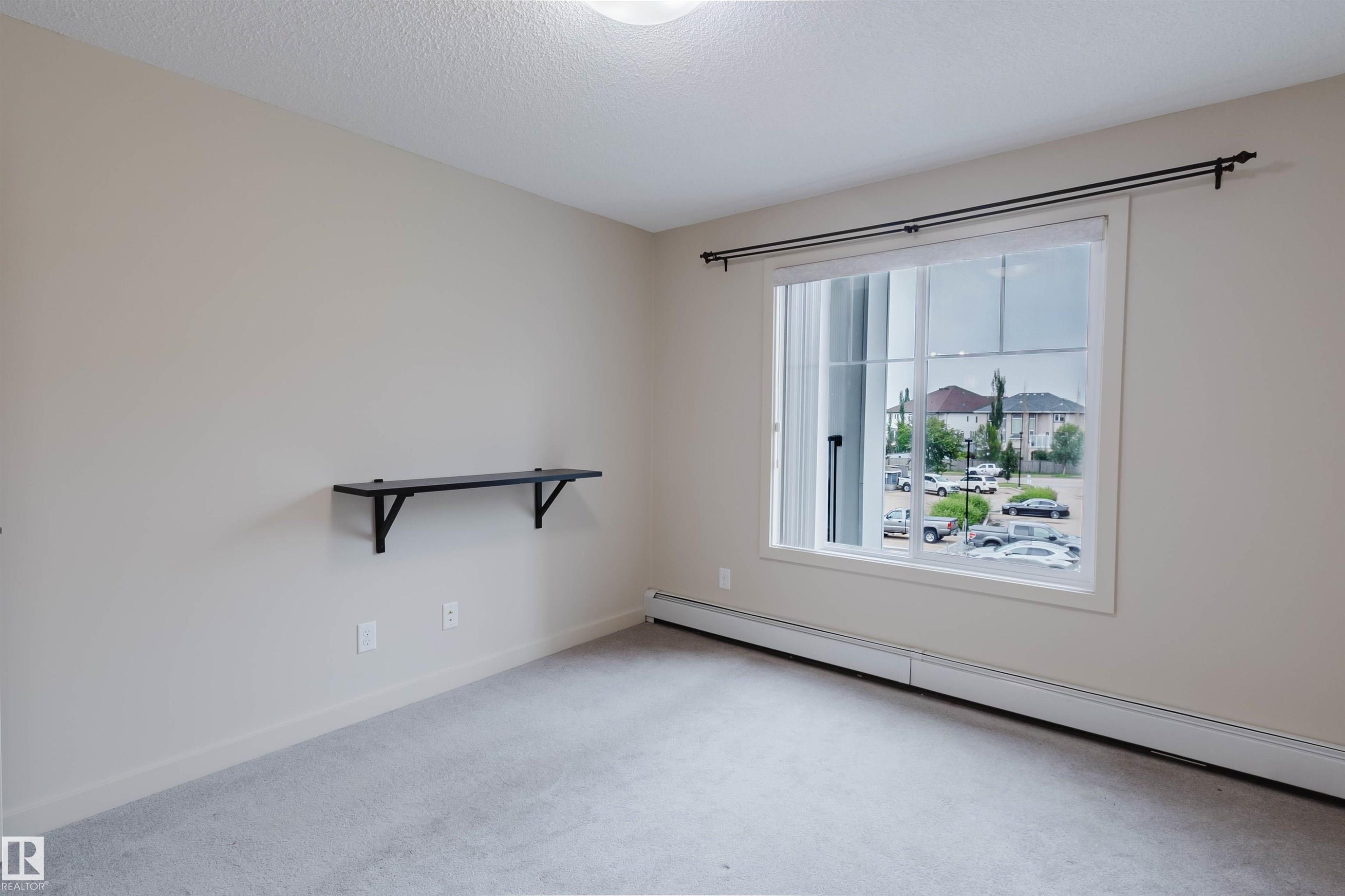 Empty room - #304 6084 Stanton Dr Sw, Edmonton, AB - Indoor Photo Showing Other Room