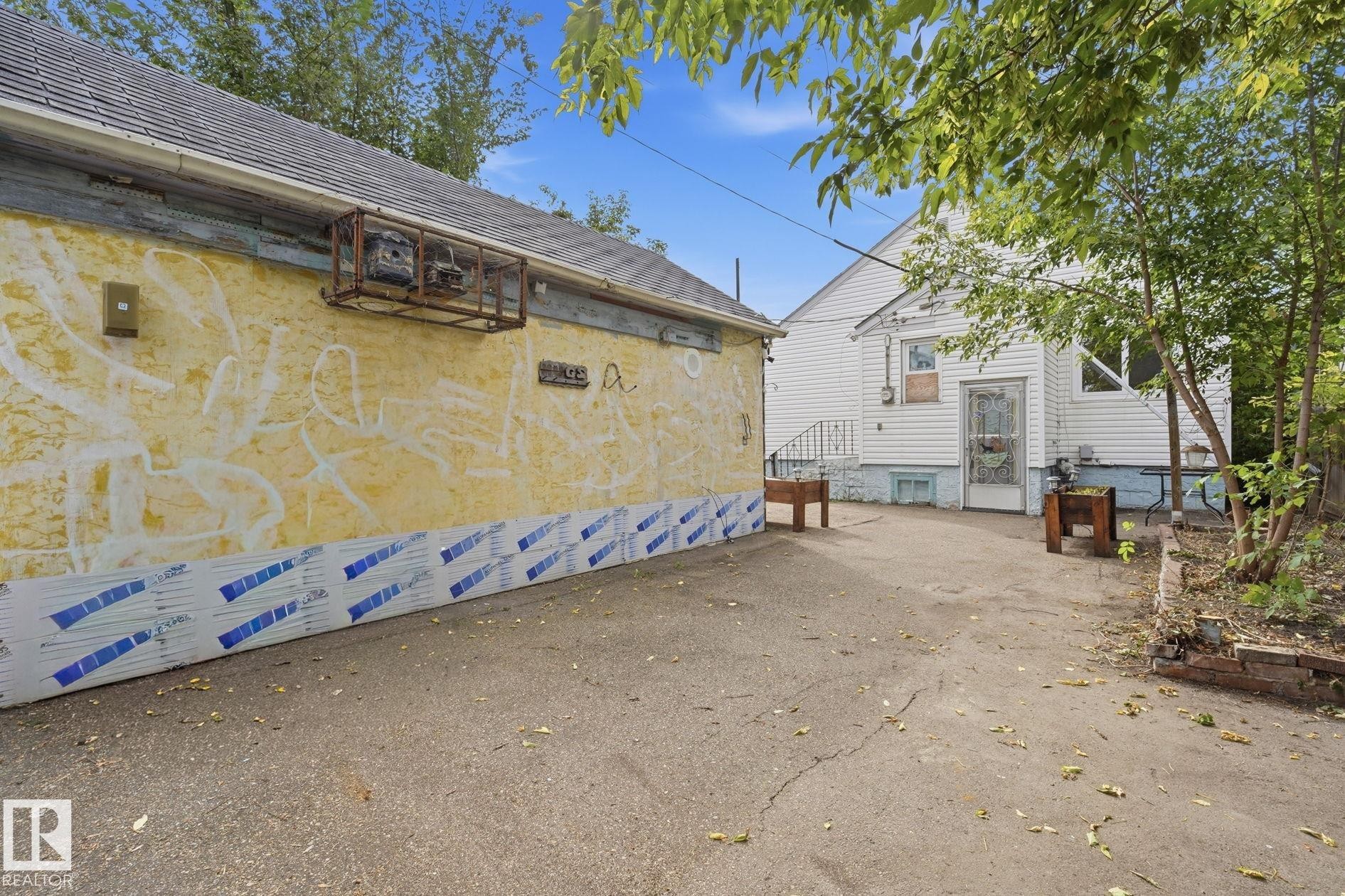 10917 96 Street Nw, Edmonton, AB