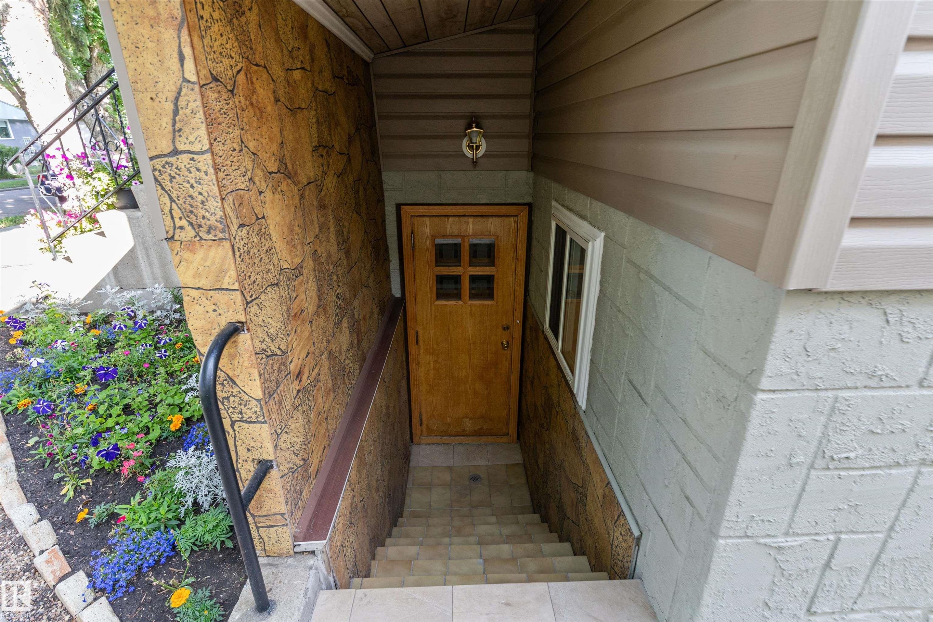 11911 70 Street Nw, Edmonton, AB