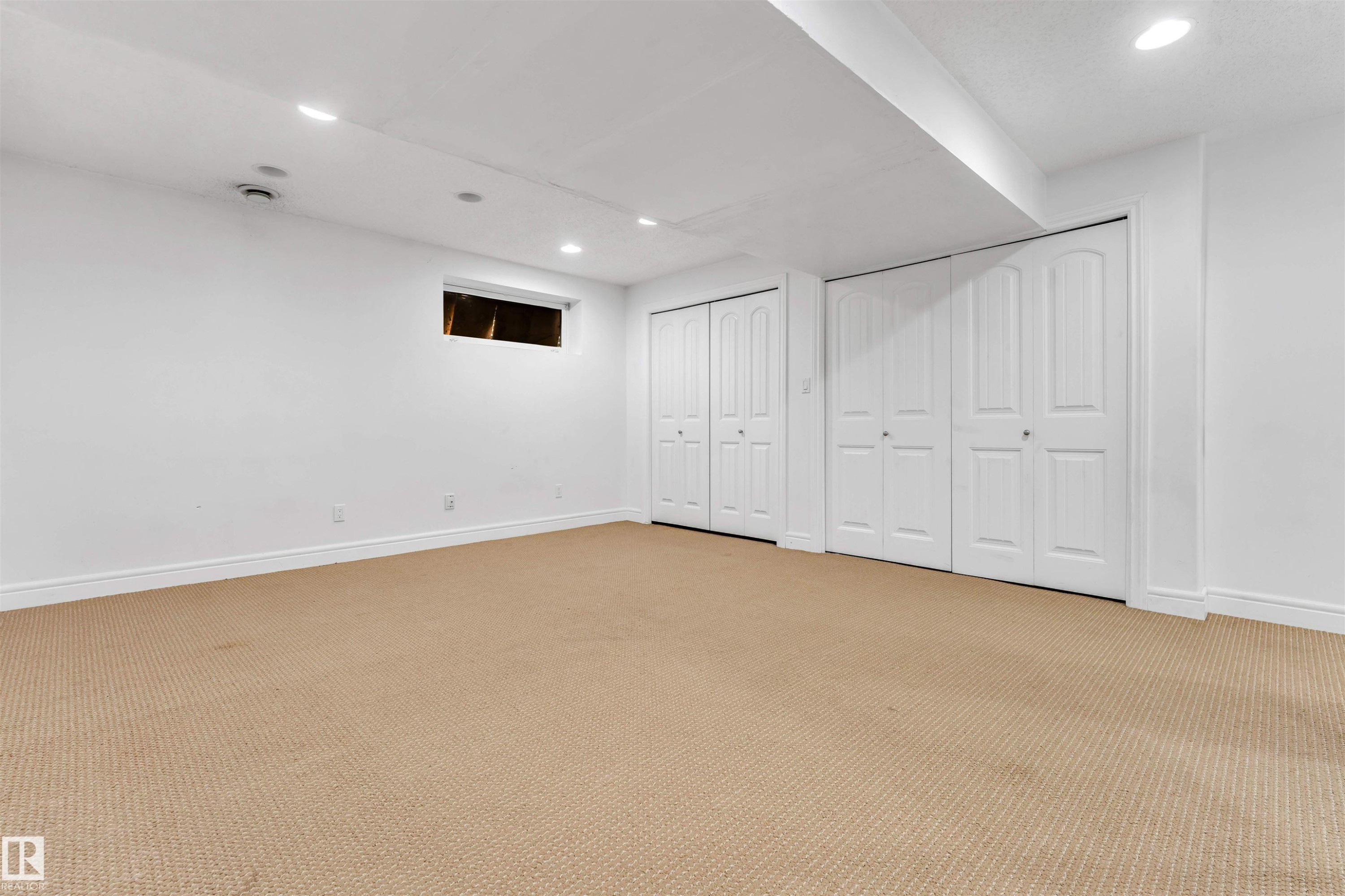 7743 8 Avenue Sw, Edmonton, AB - Indoor Photo Showing Other Room