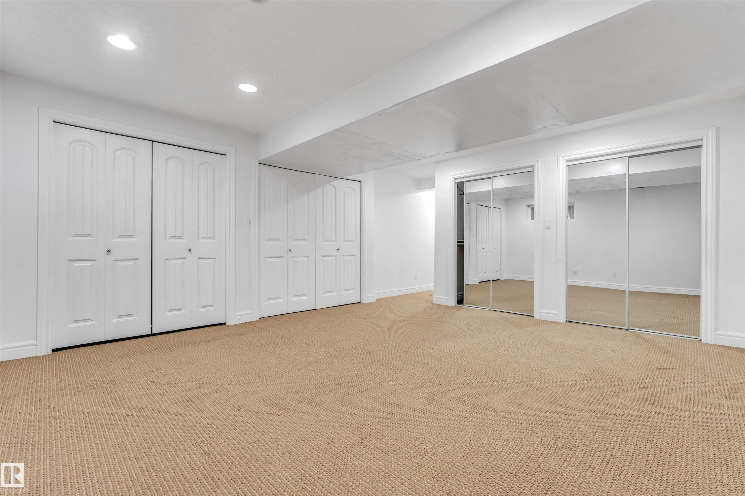 7743 8 Avenue Sw, Edmonton, AB - Indoor Photo Showing Other Room