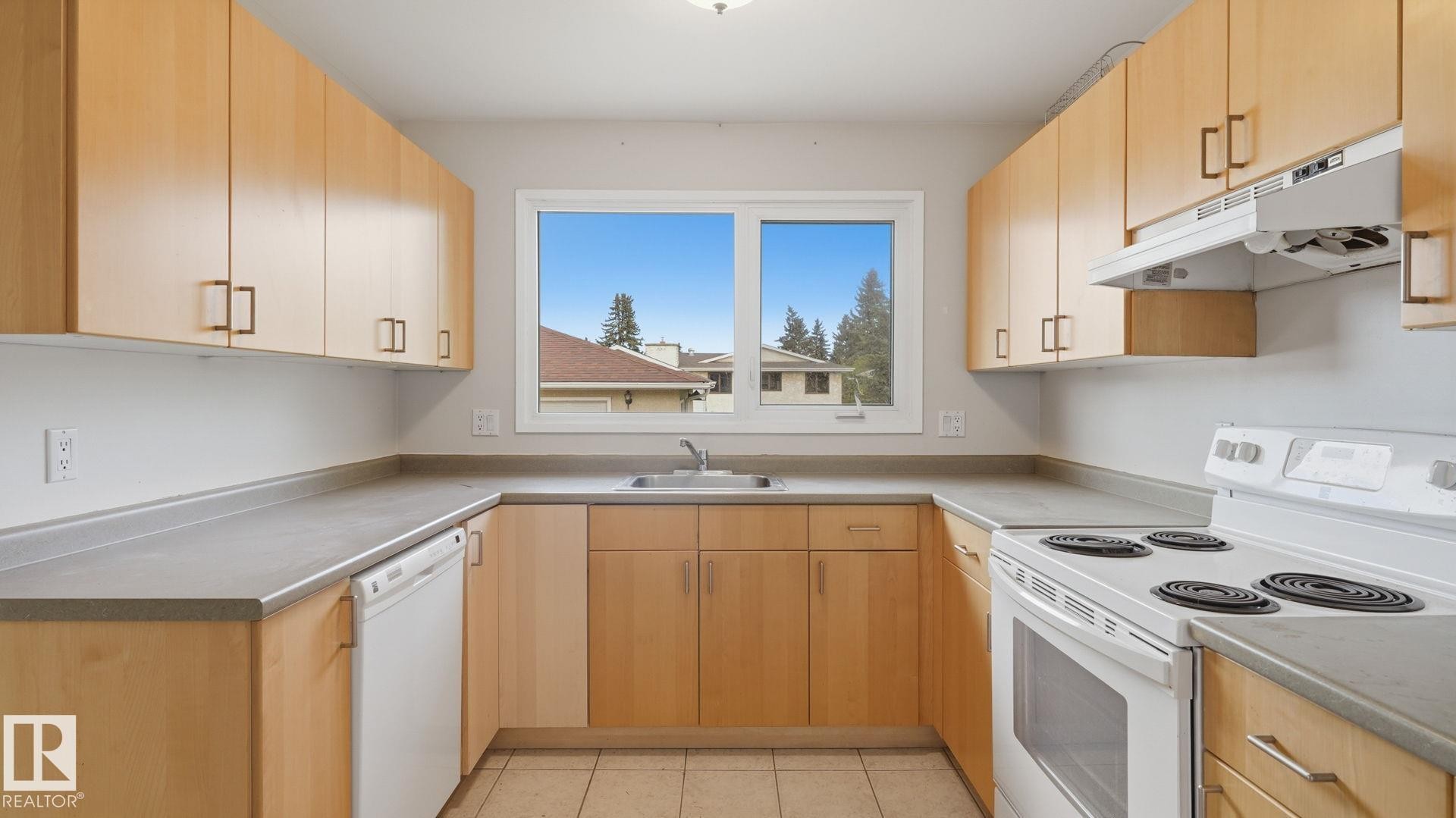 10440 36 Avenue Nw, Edmonton, AB
