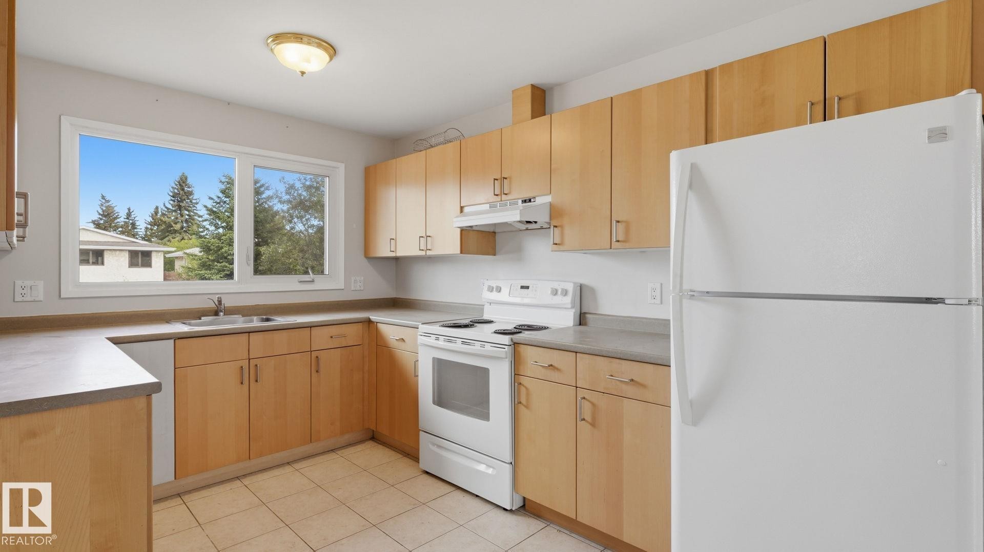10440 36 Avenue Nw, Edmonton, AB