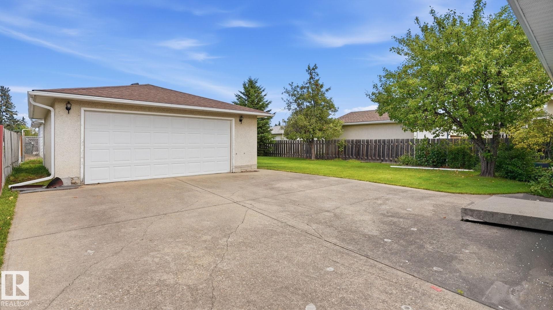10440 36 Avenue Nw, Edmonton, AB
