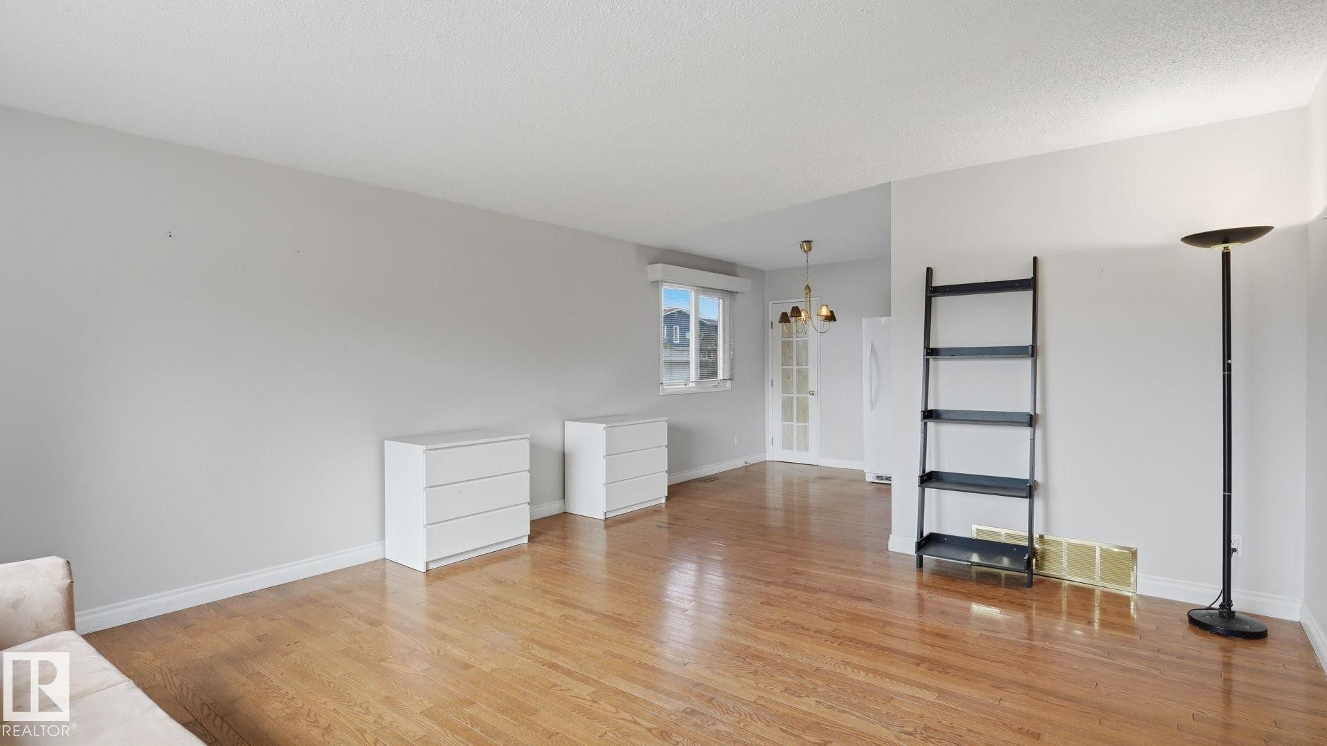 10440 36 Avenue Nw, Edmonton, AB