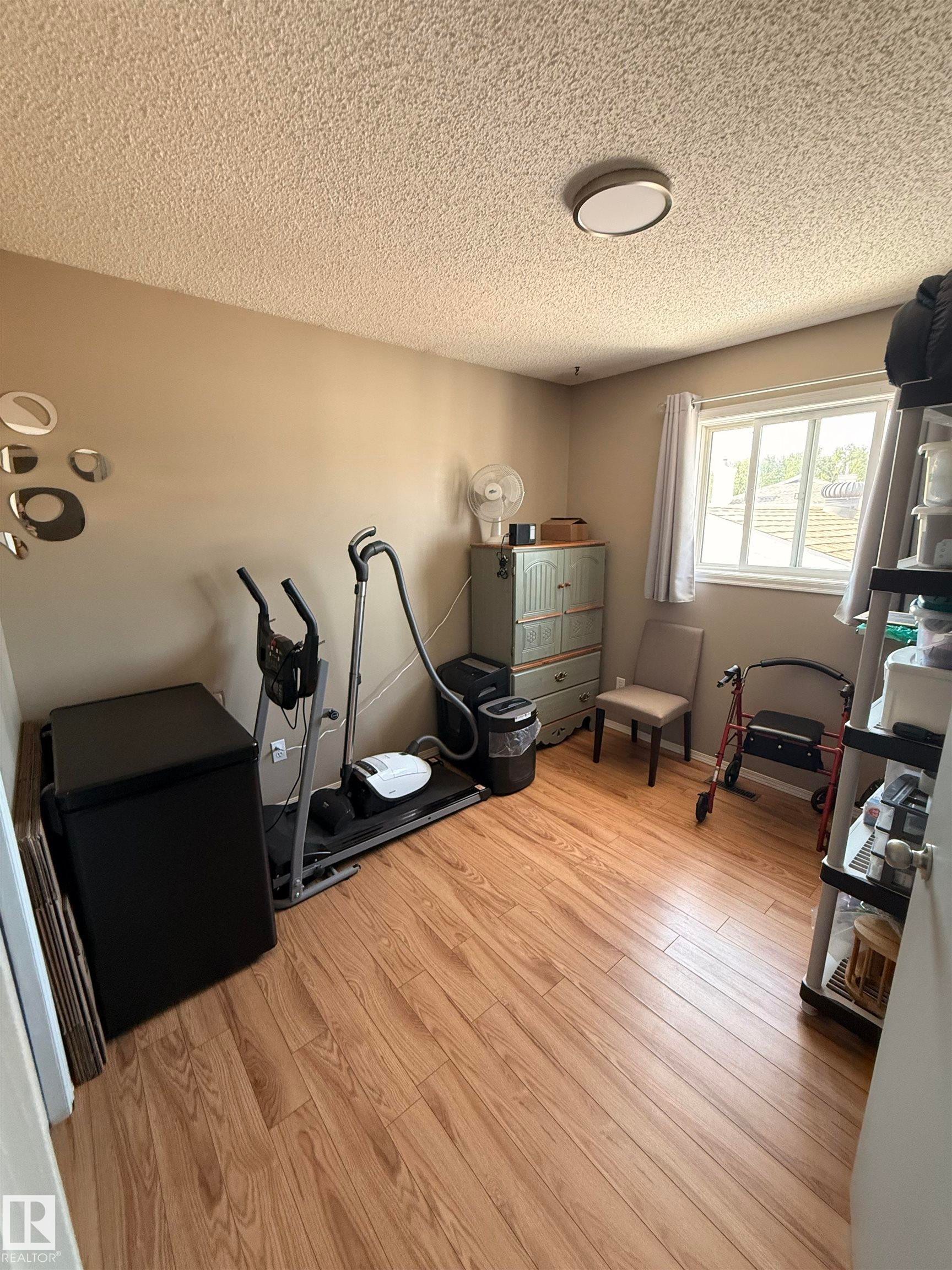 10 Weston Court, Spruce Grove, AB - Indoor