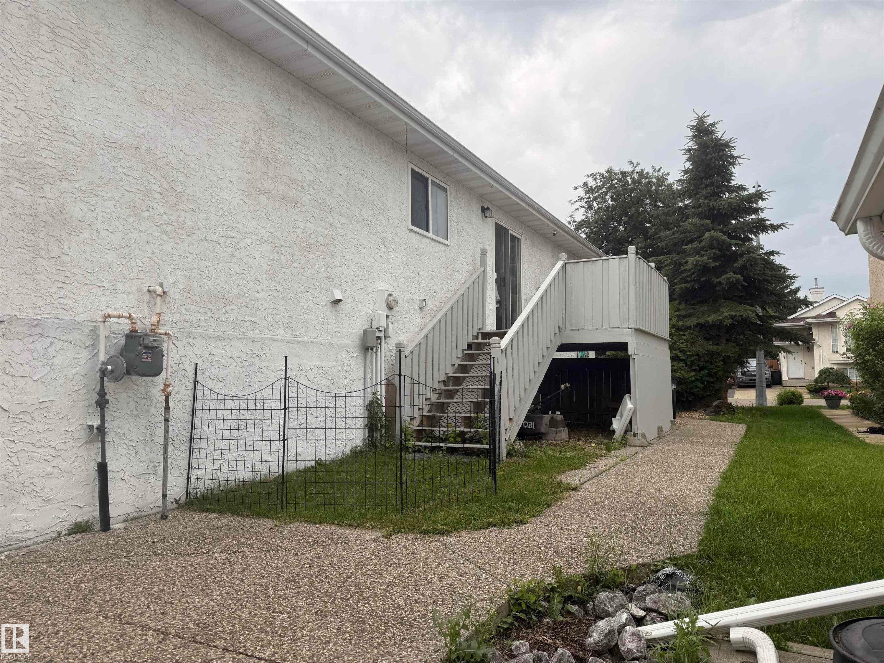 10 Weston Court, Spruce Grove, AB - Outdoor