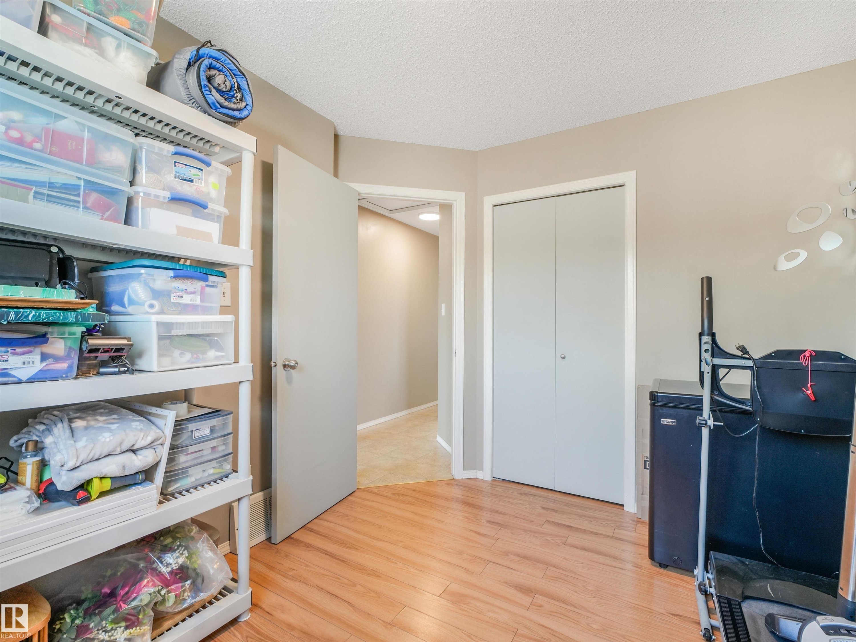 10 Weston Court, Spruce Grove, AB - Indoor Photo Showing Other Room