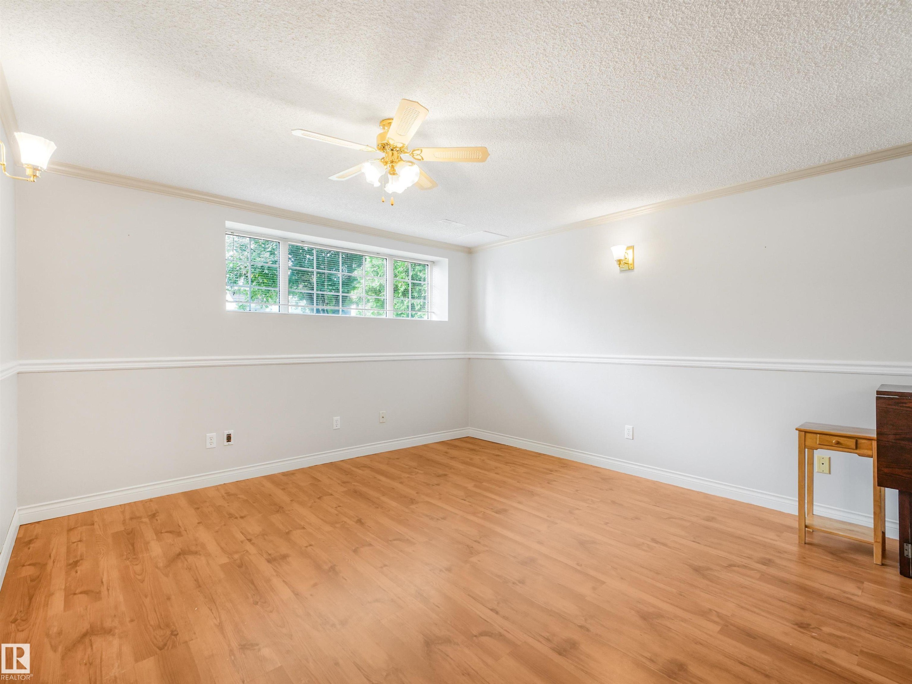 10 Weston Court, Spruce Grove, AB - Indoor Photo Showing Other Room