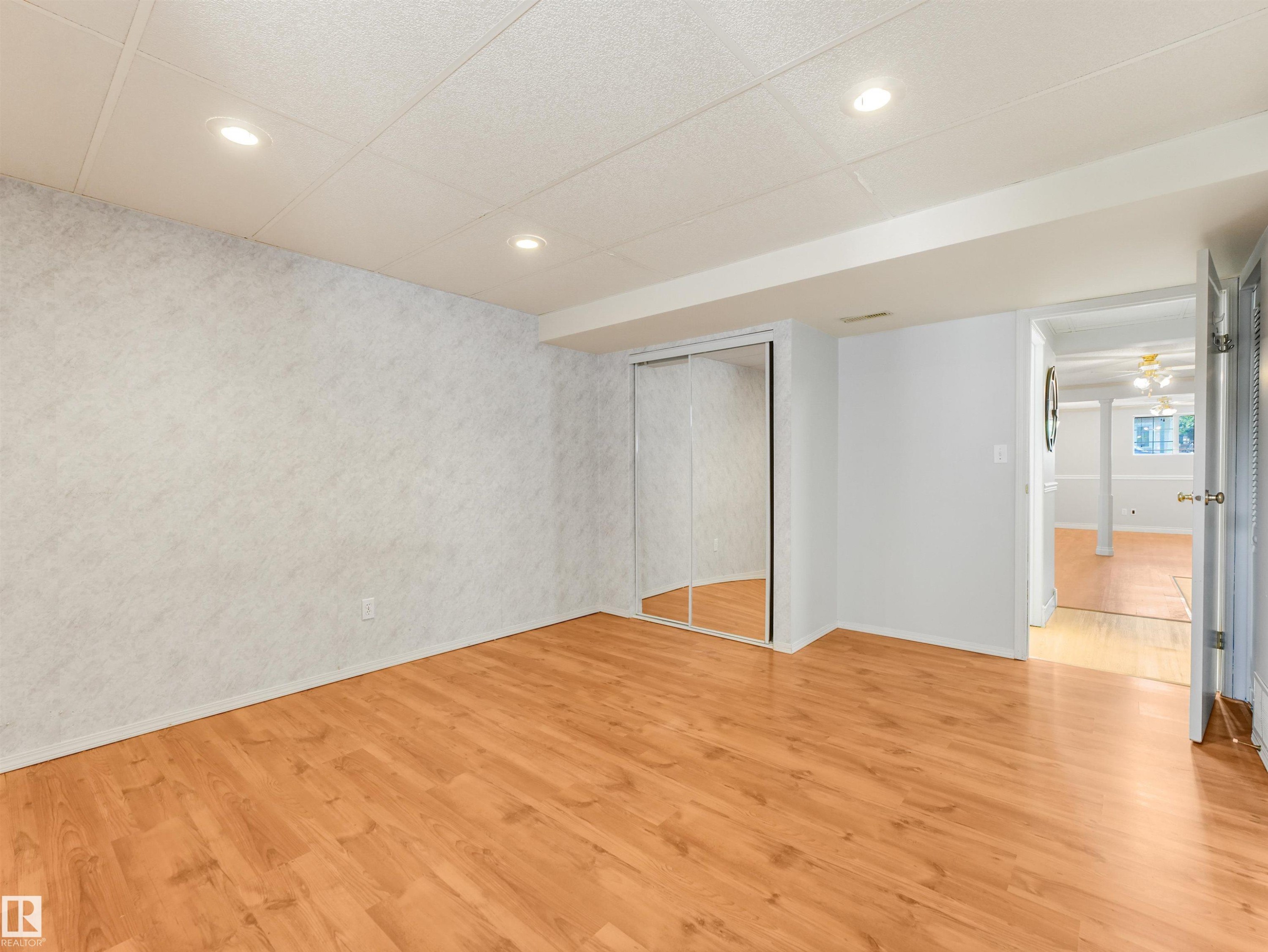 10 Weston Court, Spruce Grove, AB - Indoor Photo Showing Other Room