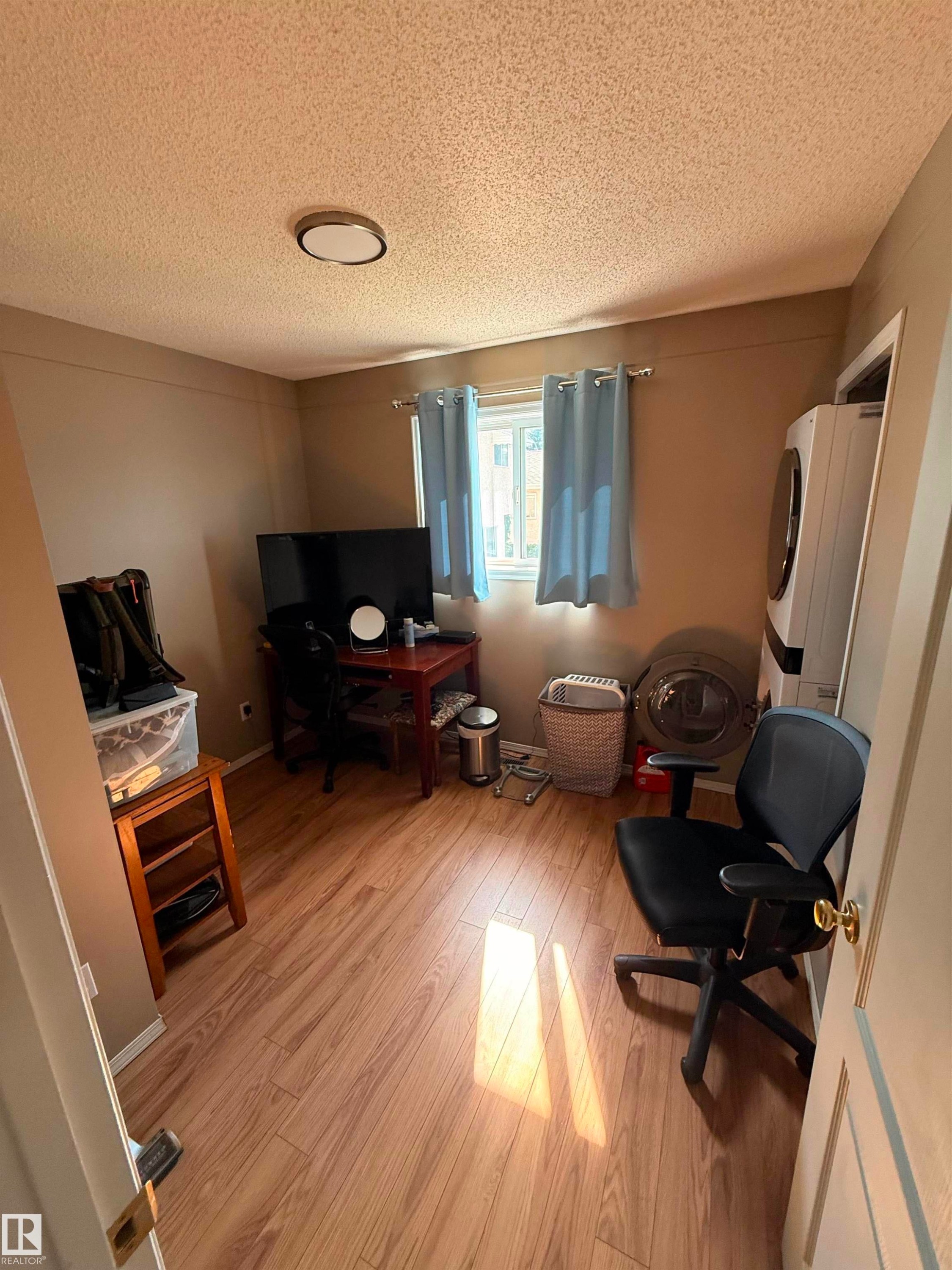 10 Weston Court, Spruce Grove, AB - Indoor
