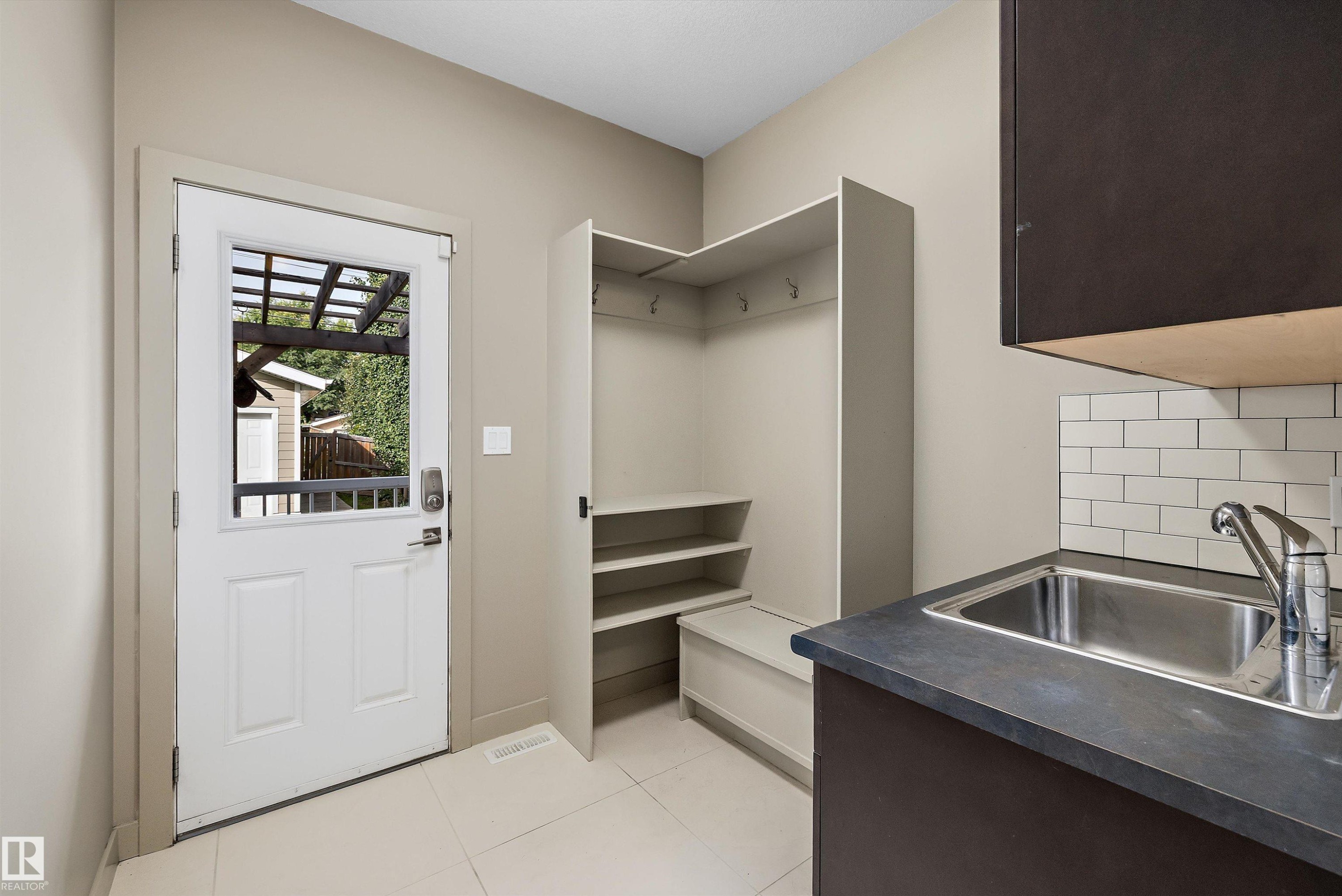 11534 122 Street Nw, Edmonton, AB