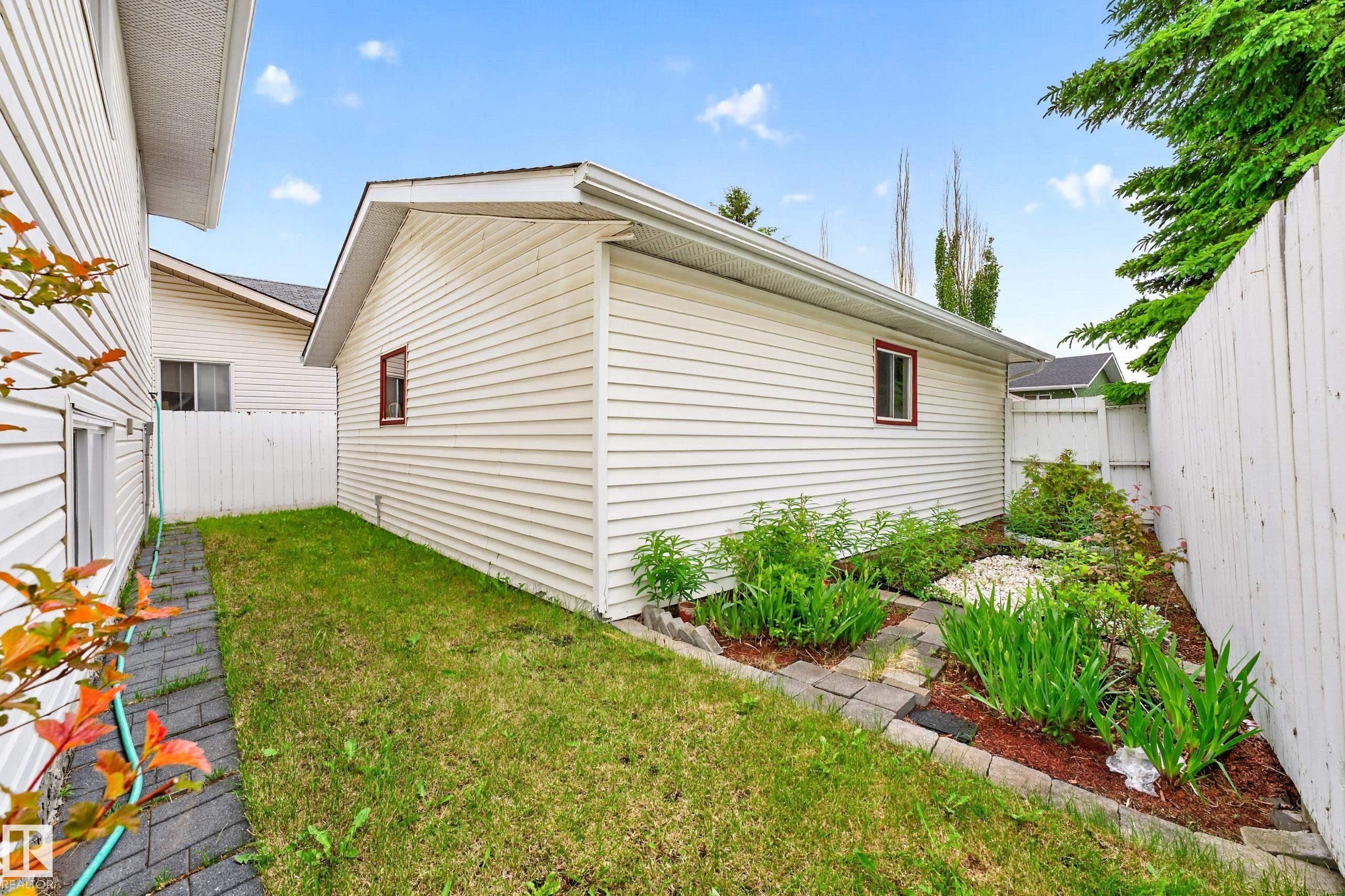 18351 77 Avenue Nw, Edmonton, AB