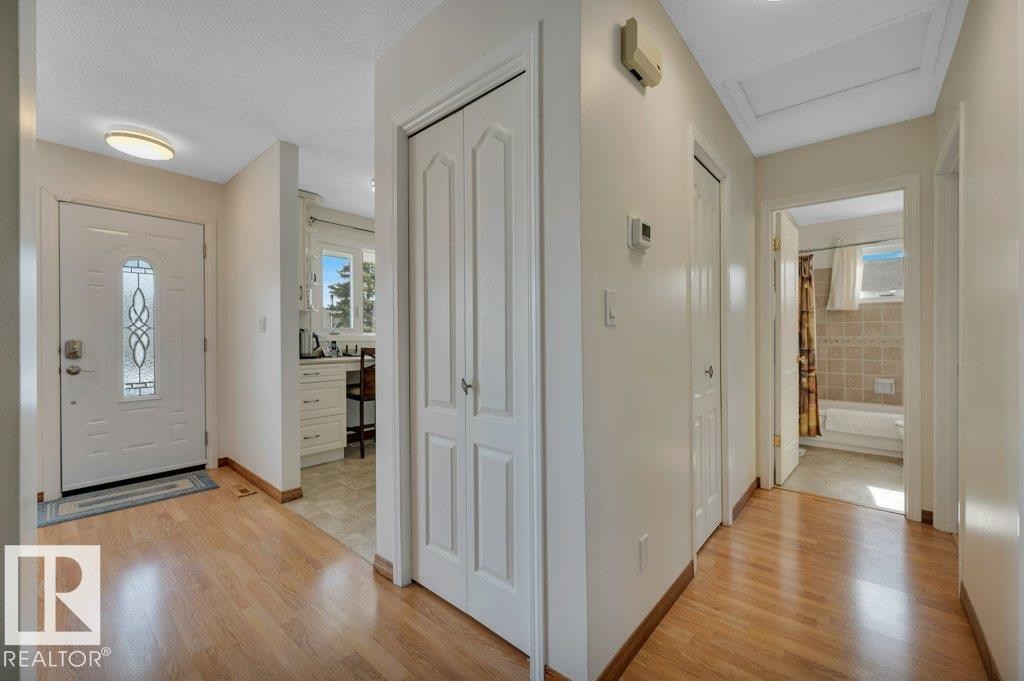 14210 22A Street Nw, Edmonton, AB