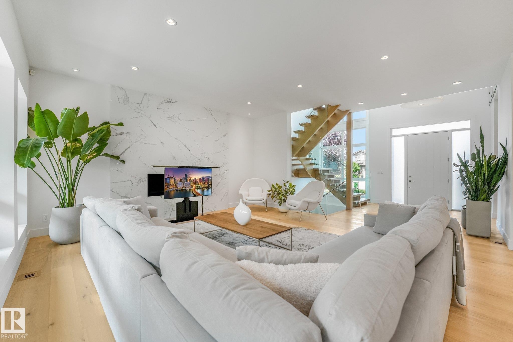3328 Cameron Heights Landing Nw, Edmonton, AB - Indoor Photo Showing Living Room
