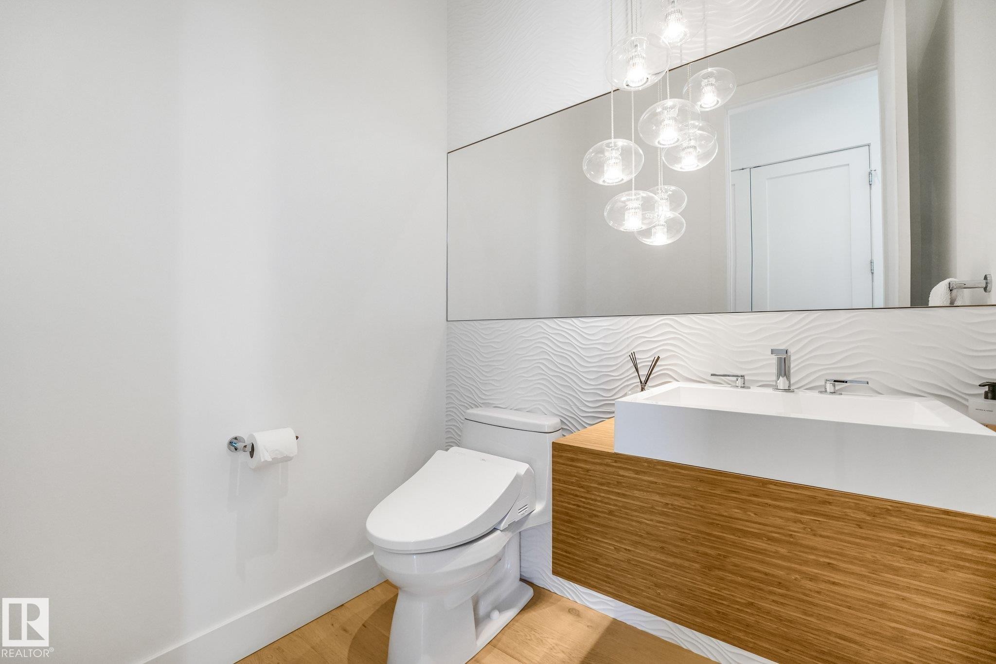 3328 Cameron Heights Landing Nw, Edmonton, AB - Indoor Photo Showing Bathroom