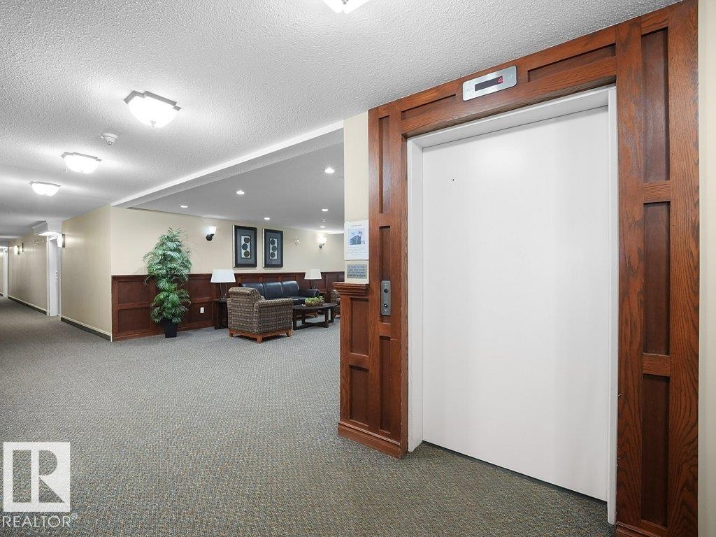 #302 1589 Glastonbury Bv Nw, Edmonton, AB