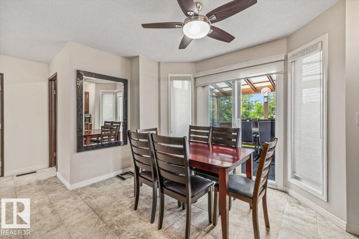 15624 123 Street Nw, Edmonton, AB - Indoor Photo Showing Dining Room