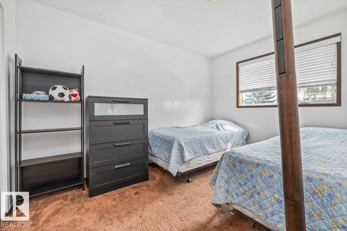 15624 123 Street Nw, Edmonton, AB - Indoor Photo Showing Bedroom