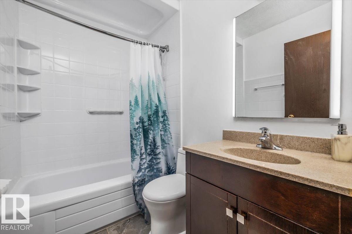 15624 123 Street Nw, Edmonton, AB - Indoor Photo Showing Bathroom