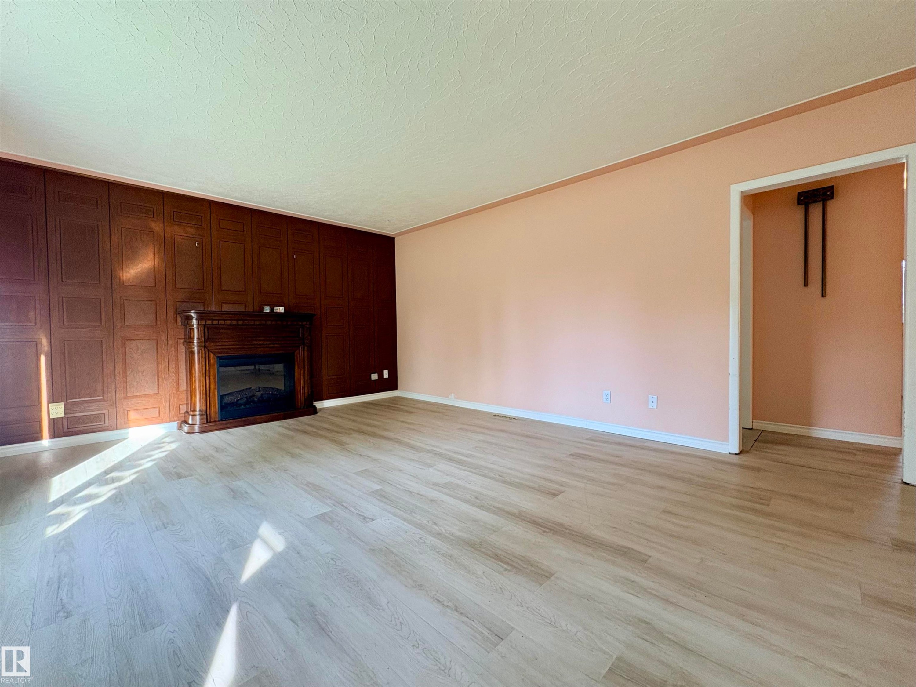 3834 110 Avenue Nw, Edmonton, AB