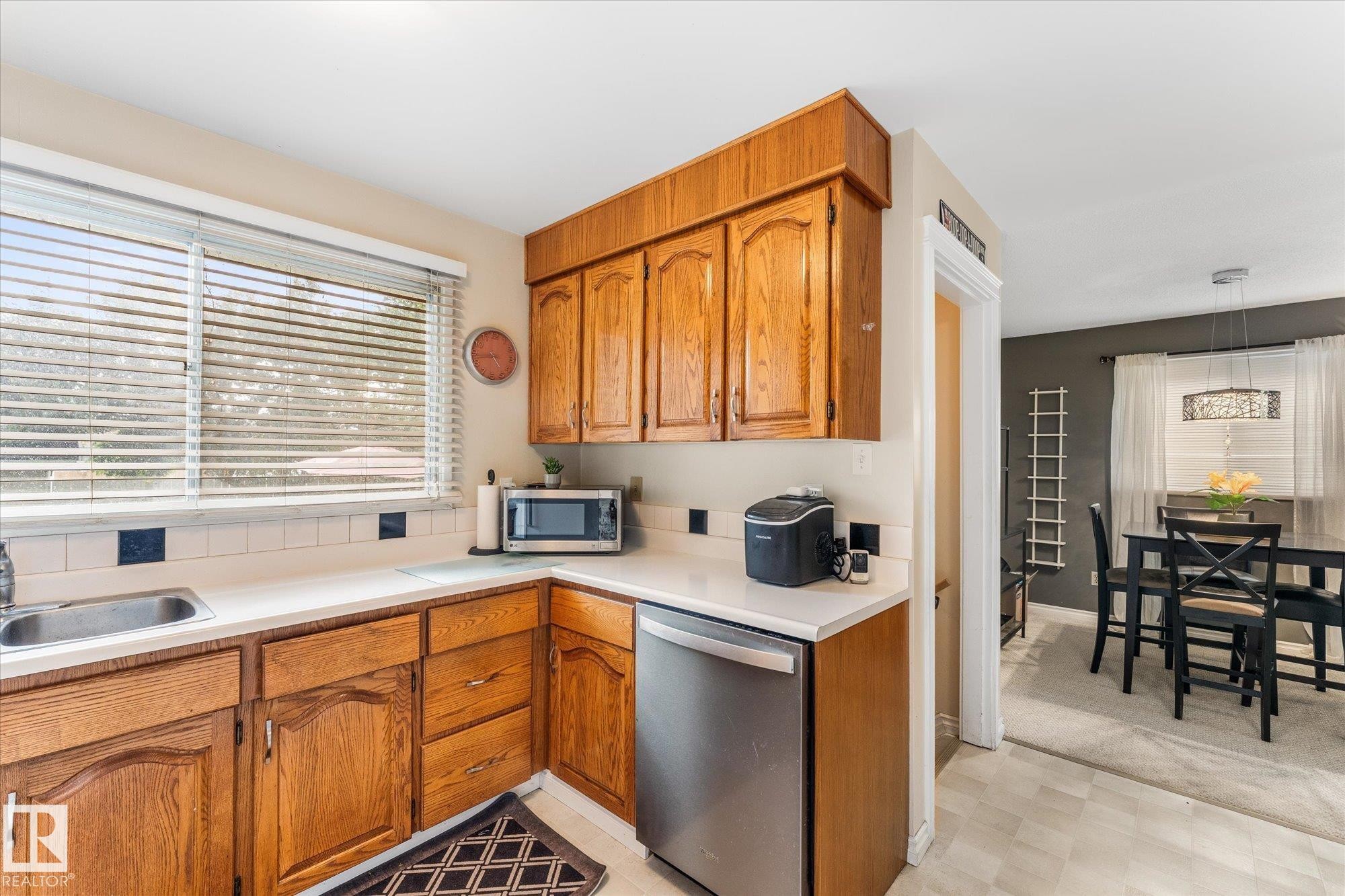 16807 98 Avenue Nw, Edmonton, AB