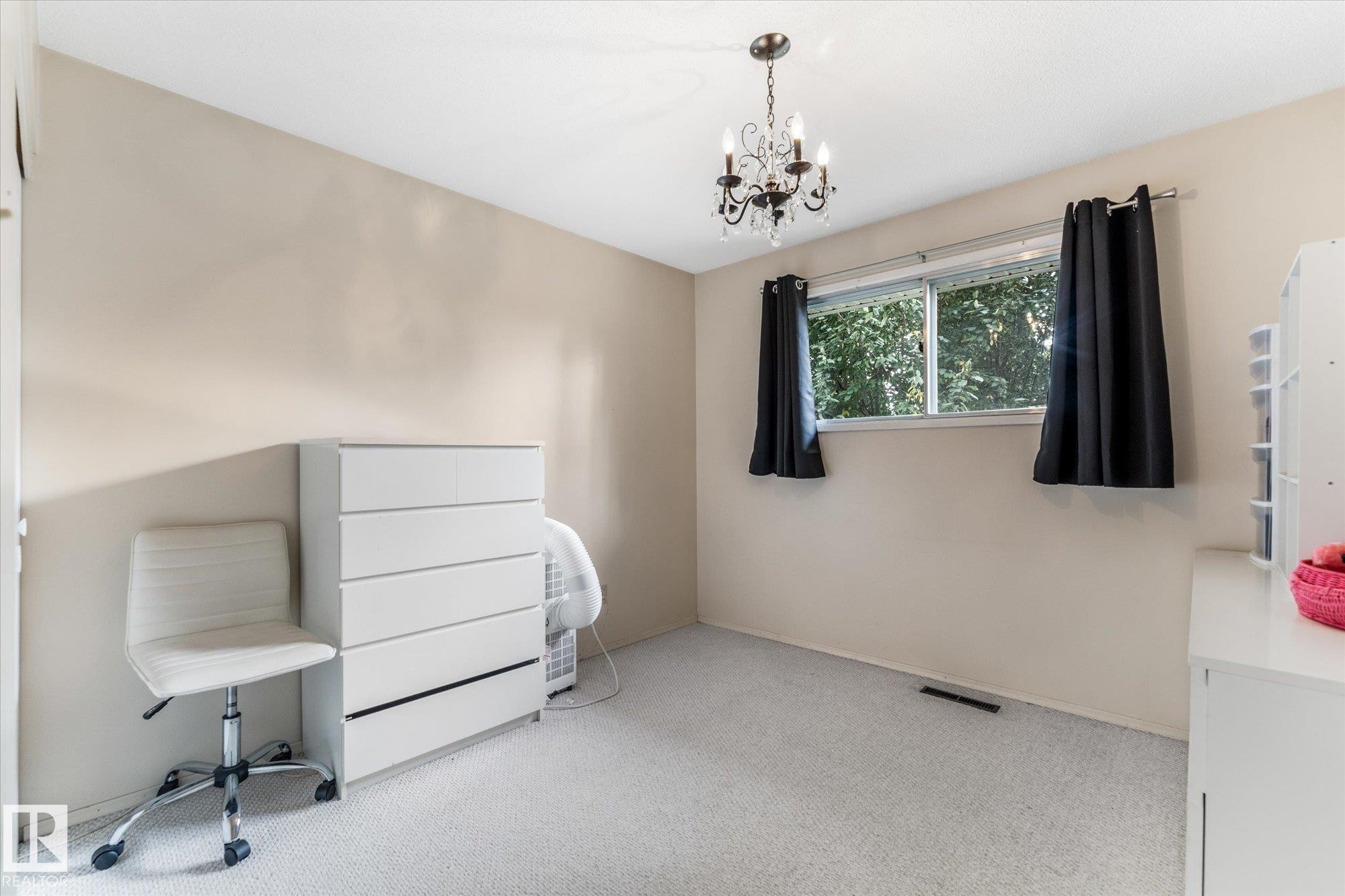 16807 98 Avenue Nw, Edmonton, AB